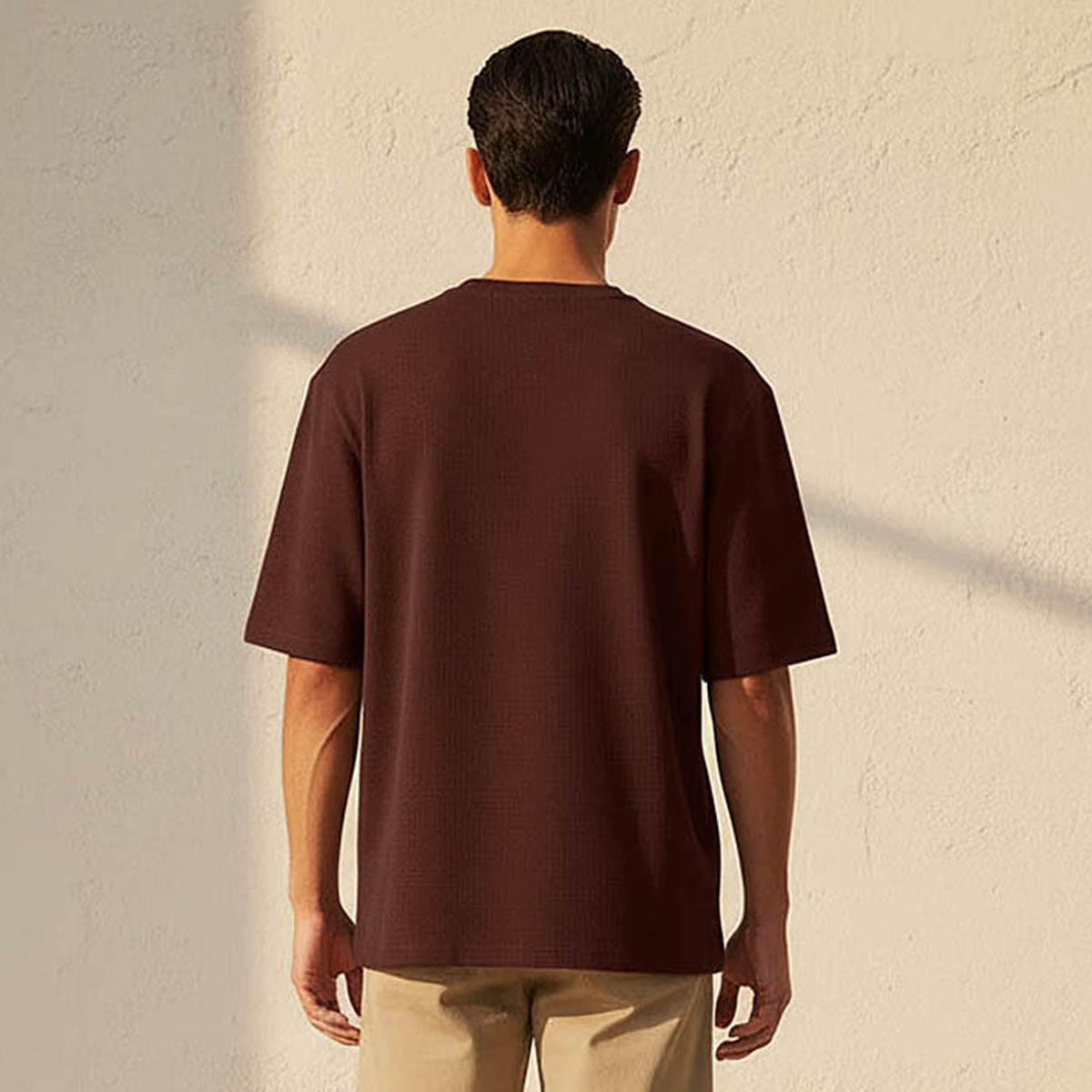 تيشيرت بارز الملمس بقصّة سليم وياقة ضيقة وأكمام قصيرة للرجال-men-clothing-tshirtsandpolos-tshirts-image-4
