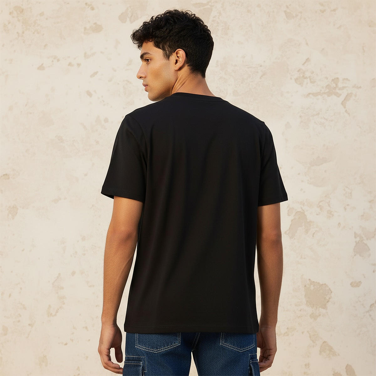 تيشيرت بطبعات تايبوجرافيك وأكمام قصيرة وقصة سليم وياقة ضيقة من سبلاش بيزك-men-clothing-tshirtsandpolos-tshirts-image-4