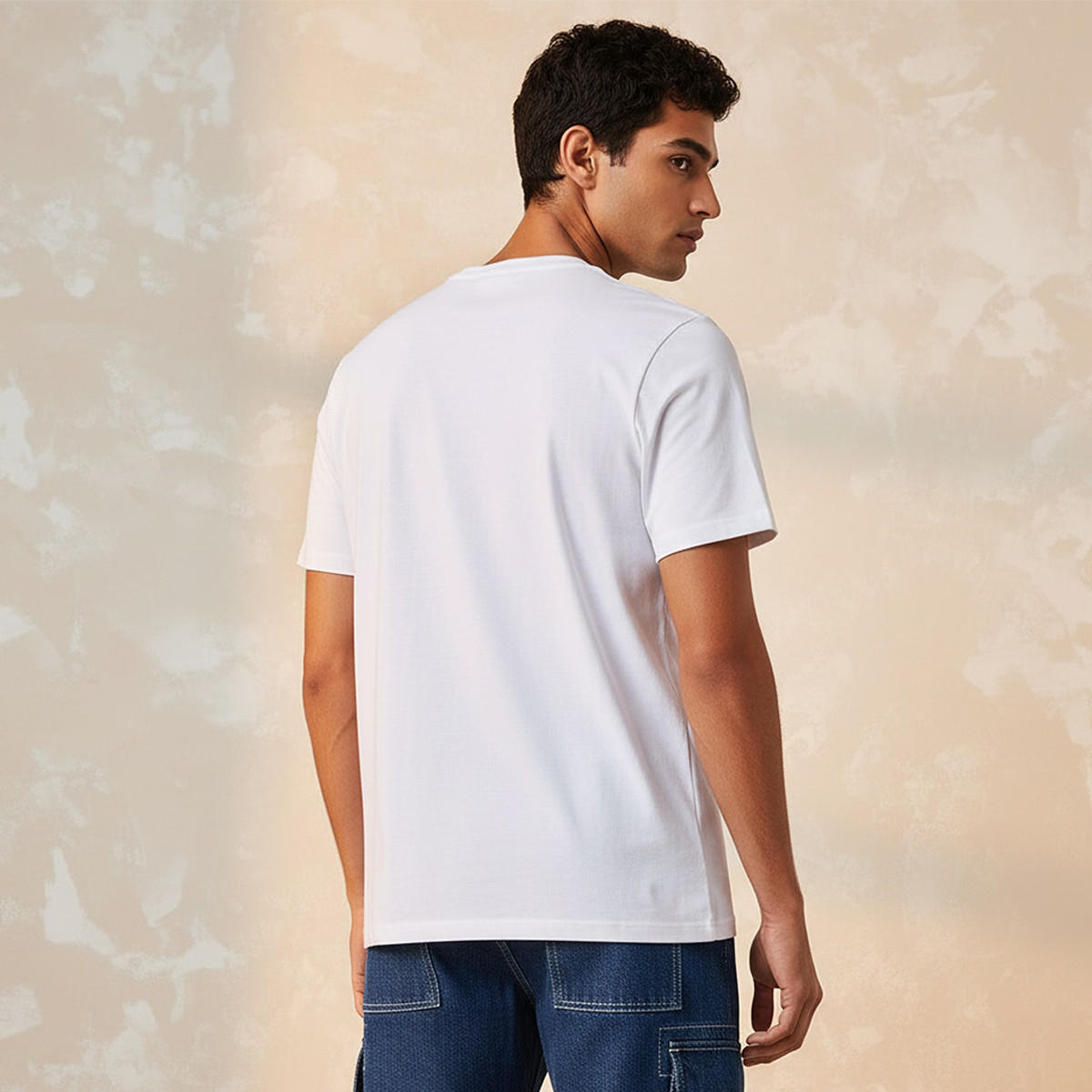 تيشيرت بقصة سليم وياقة ضيقة وأكمام قصيرة وطبعات من أساسيات سبلاش-men-clothing-tshirtsandpolos-tshirts-image-4