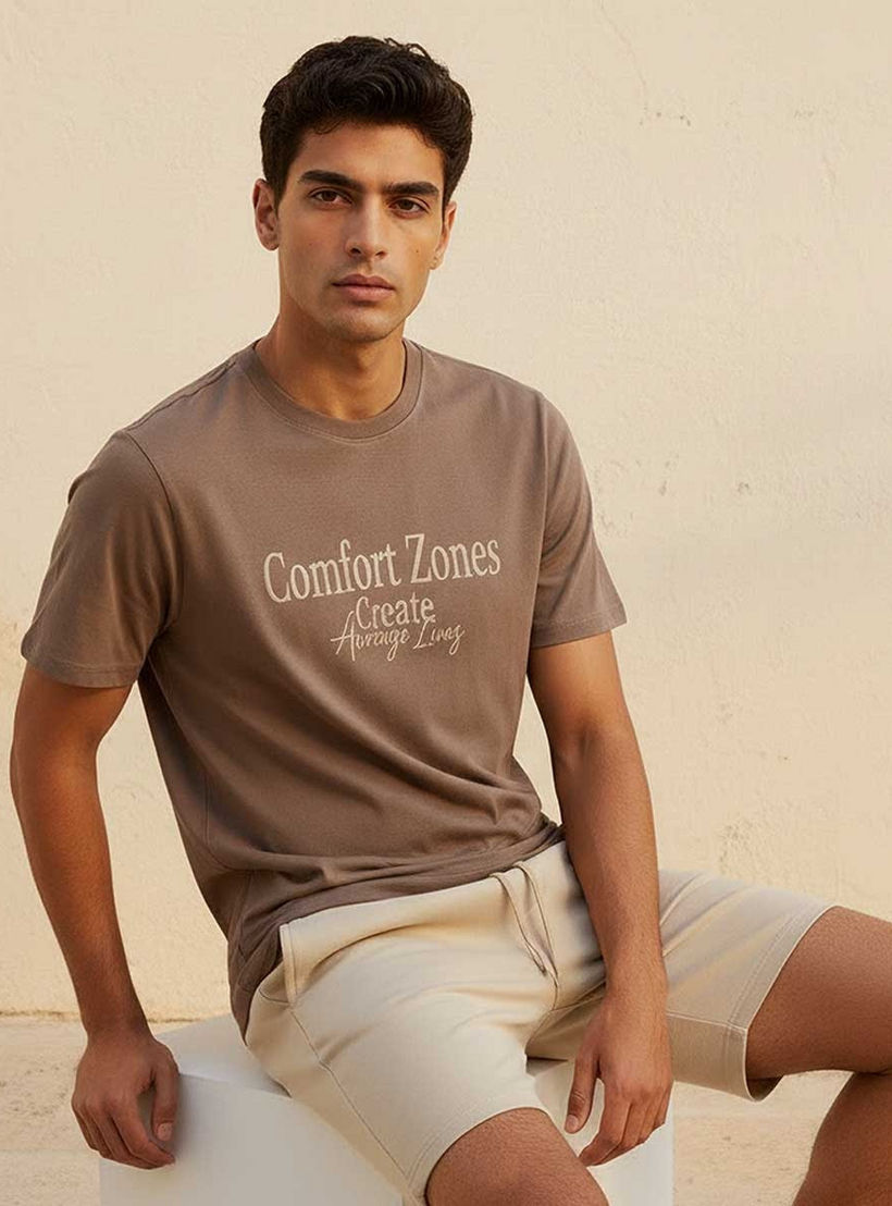 تيشيرت بقصة سليم وياقة ضيقة وأكمام قصيرة وطبعات من أساسيات سبلاش-men-clothing-tshirtsandpolos-tshirts-image-5