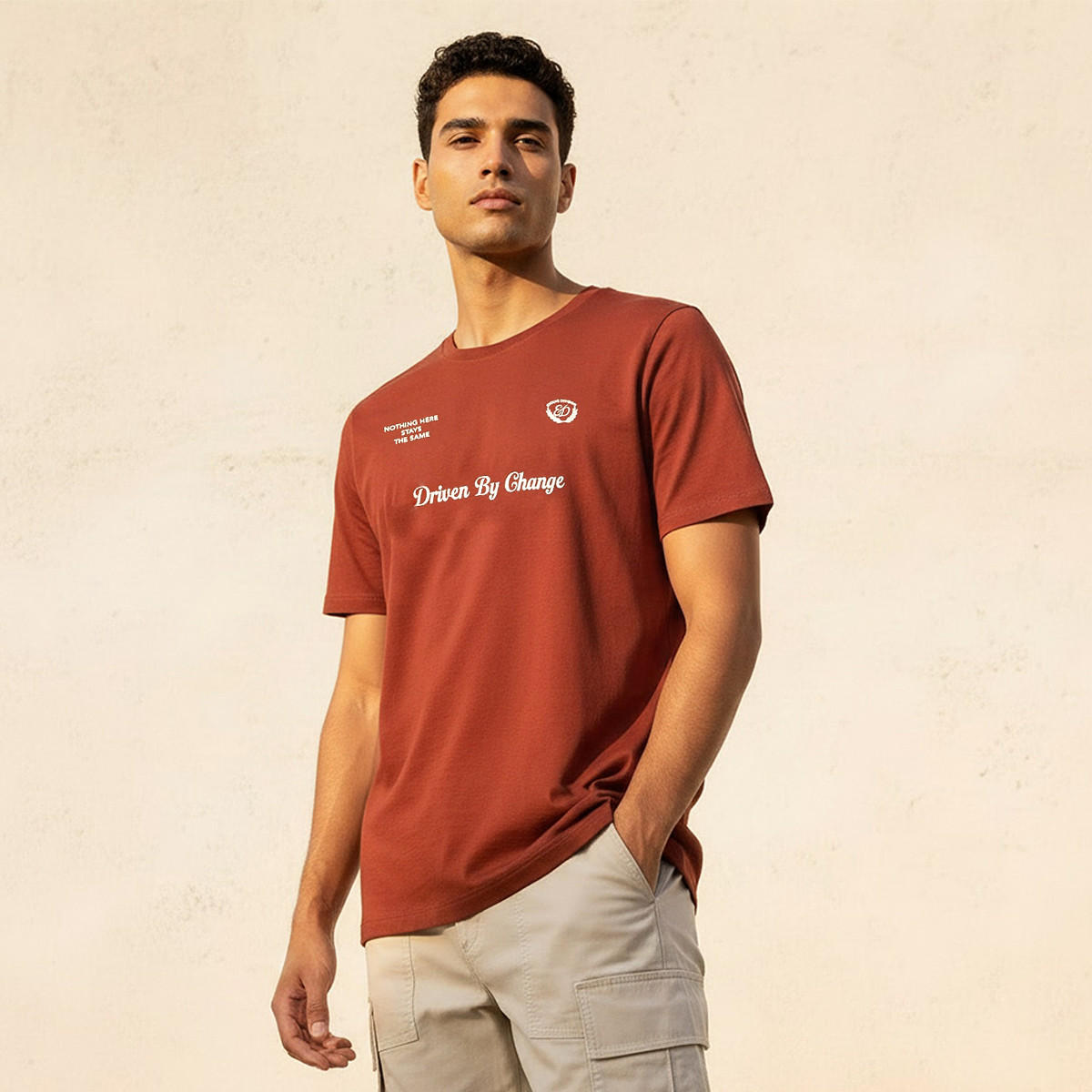تيشيرت بقصّة سليم وياقة ضيقة وأكمام قصيرة وطبعات جرافيك من أساسيات سبلاش-men-clothing-tshirtsandpolos-tshirts-image-1