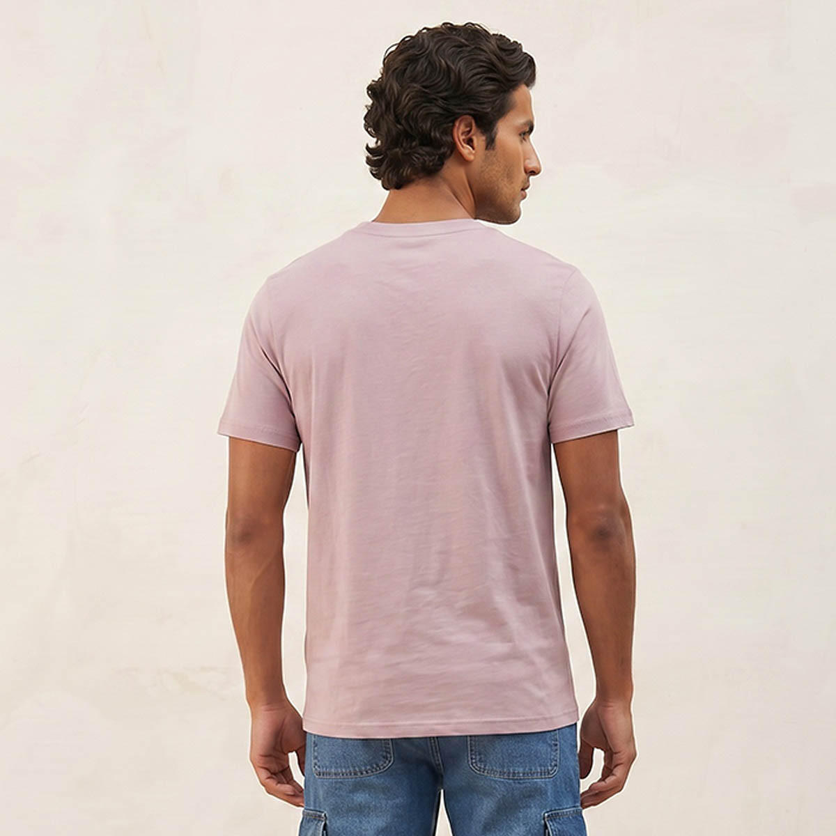 تيشيرت بقصة ضيقة وياقة ضيقة وطبعات شعار من أساسيات سبلاش-men-clothing-tshirtsandpolos-tshirts-image-4