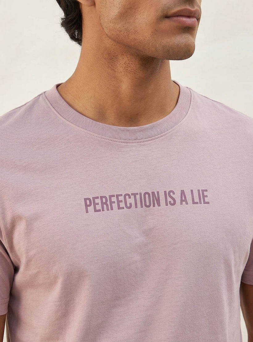 تيشيرت بقصة ضيقة وياقة ضيقة وطبعات شعار من أساسيات سبلاش-men-clothing-tshirtsandpolos-tshirts-image-7