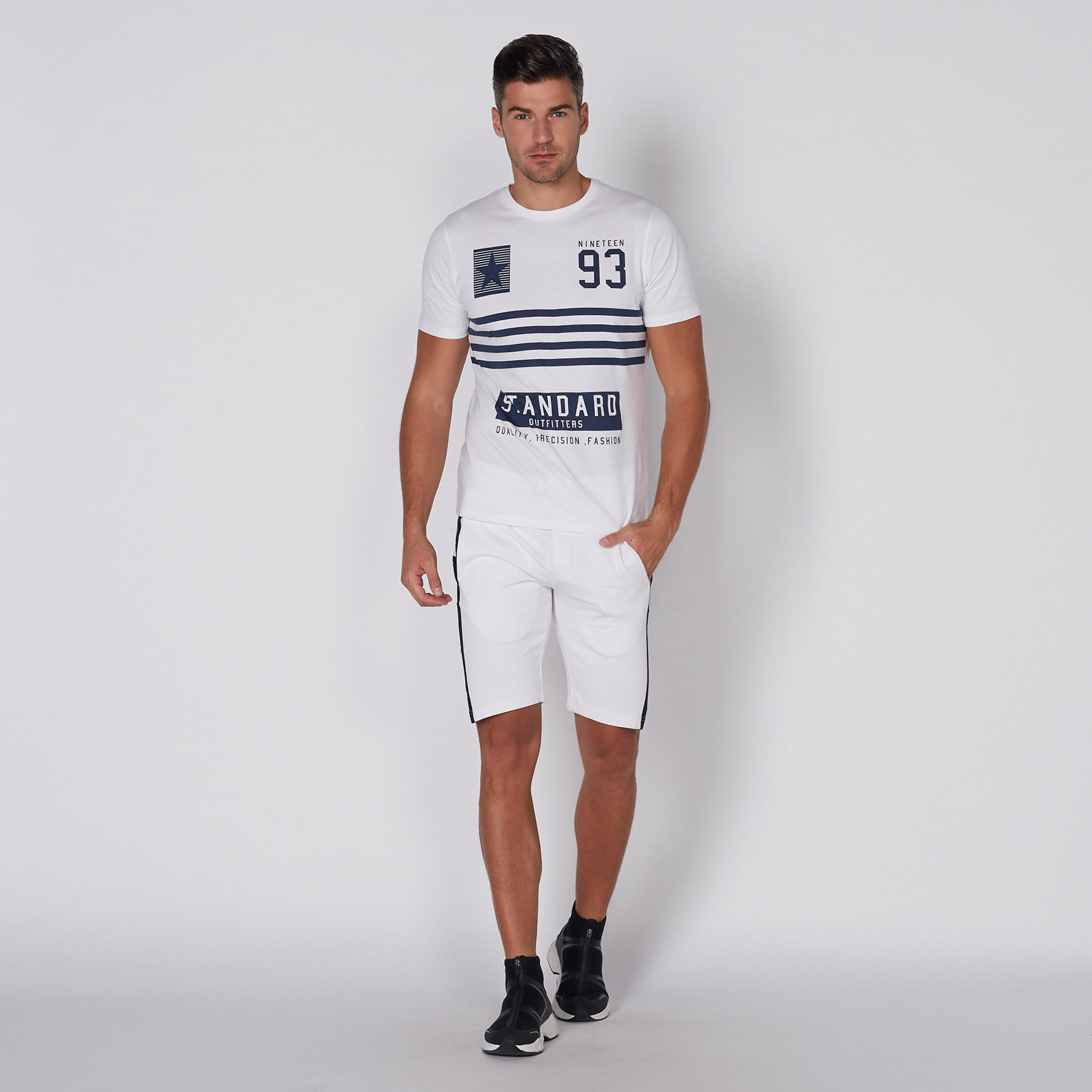 تيشيرت بياقة مستديرة وأكمام قصيرة مع طبعات-men-clothing-tshirtsandpolos-tshirts-image-1
