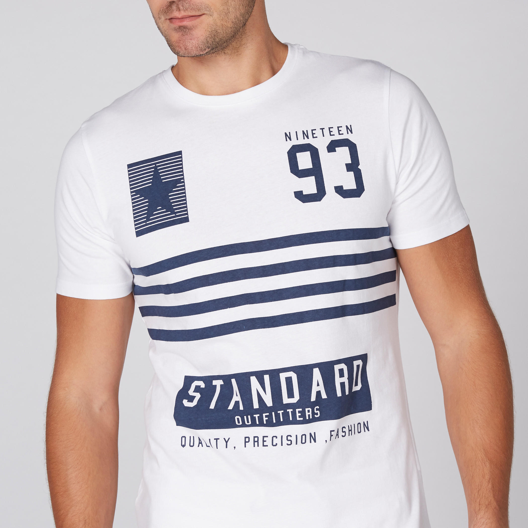 تيشيرت بياقة مستديرة وأكمام قصيرة مع طبعات-men-clothing-tshirtsandpolos-tshirts-image-2