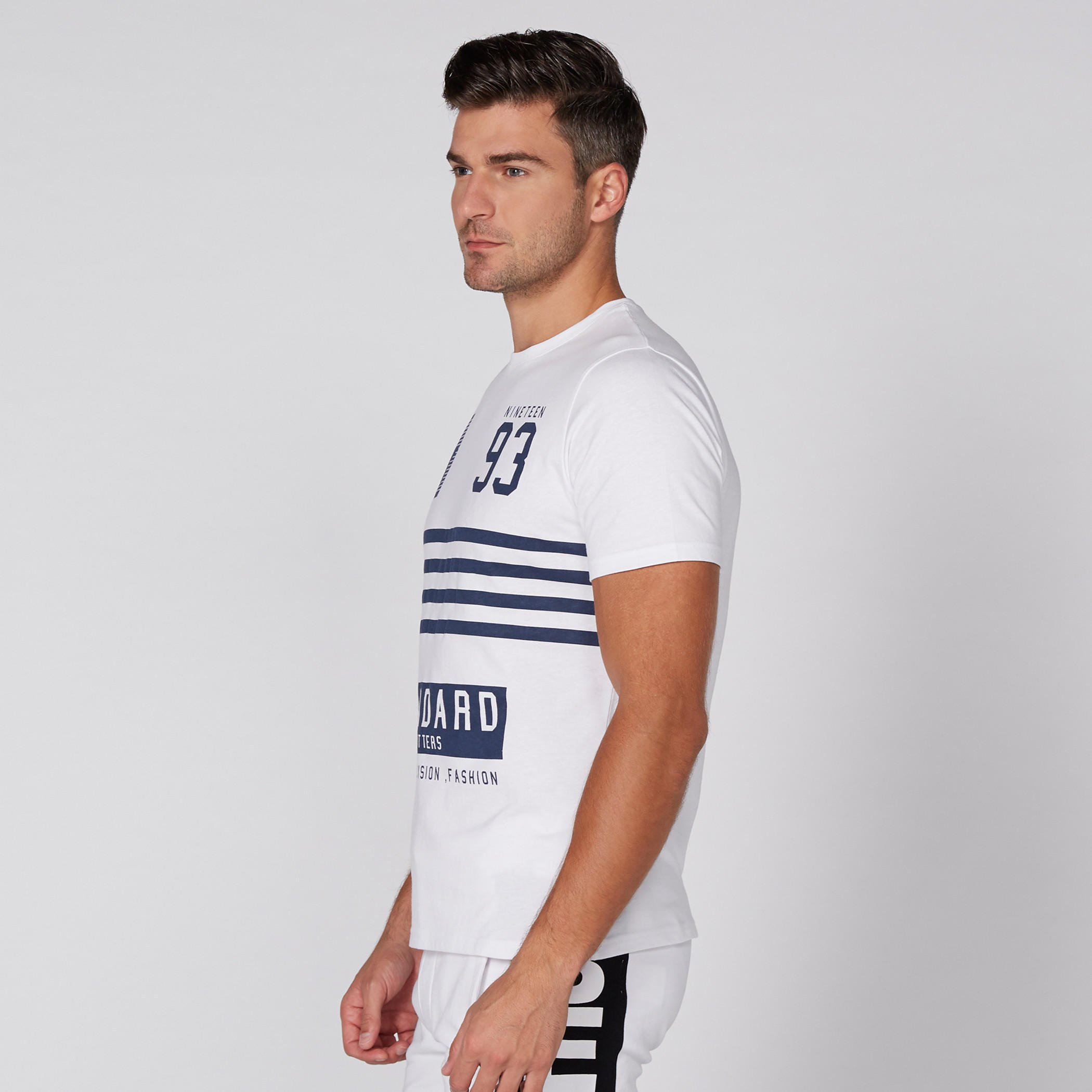 تيشيرت بياقة مستديرة وأكمام قصيرة مع طبعات-men-clothing-tshirtsandpolos-tshirts-image-3