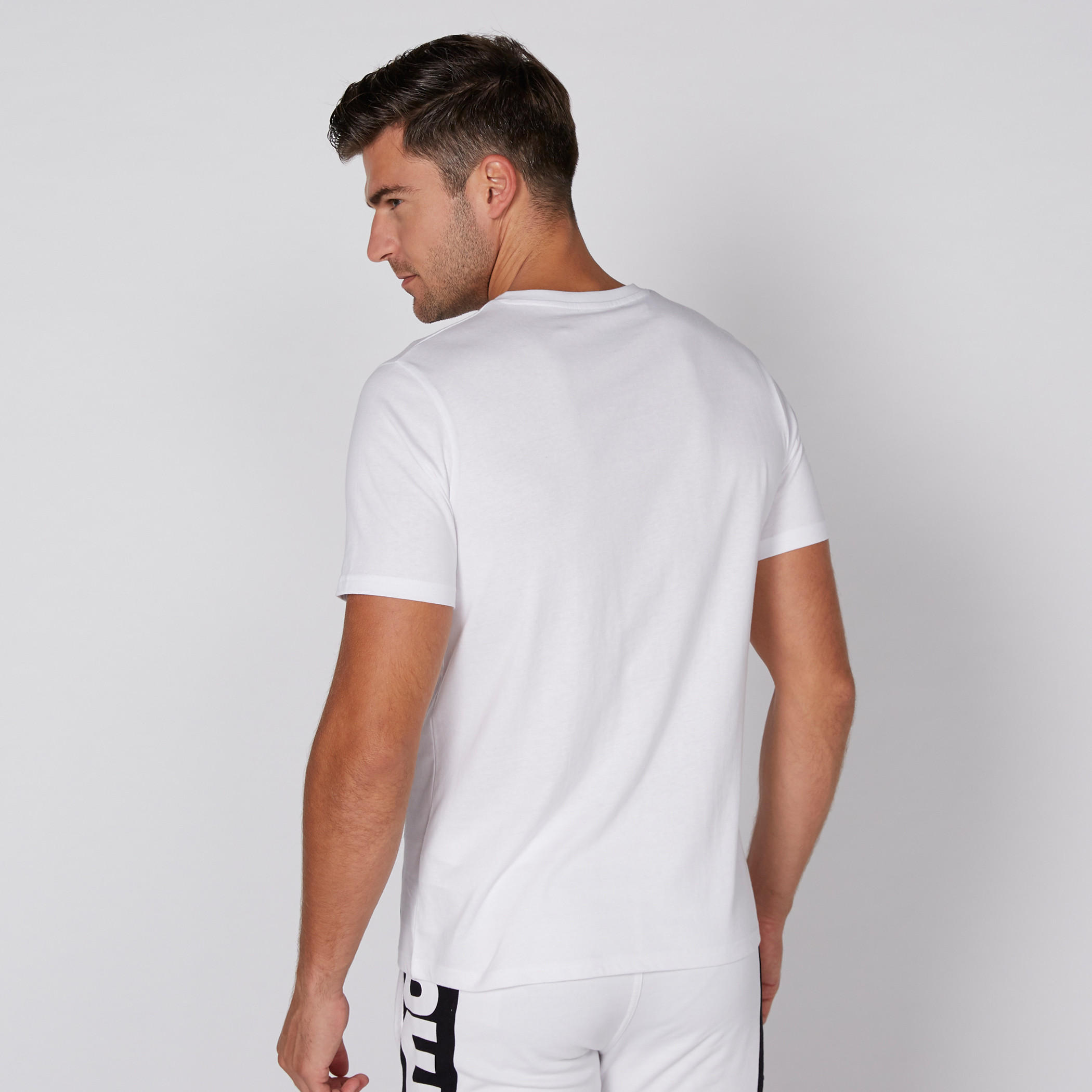 تيشيرت بياقة V وأكمام قصيرة وطبعات-men-clothing-tshirtsandpolos-tshirts-image-1