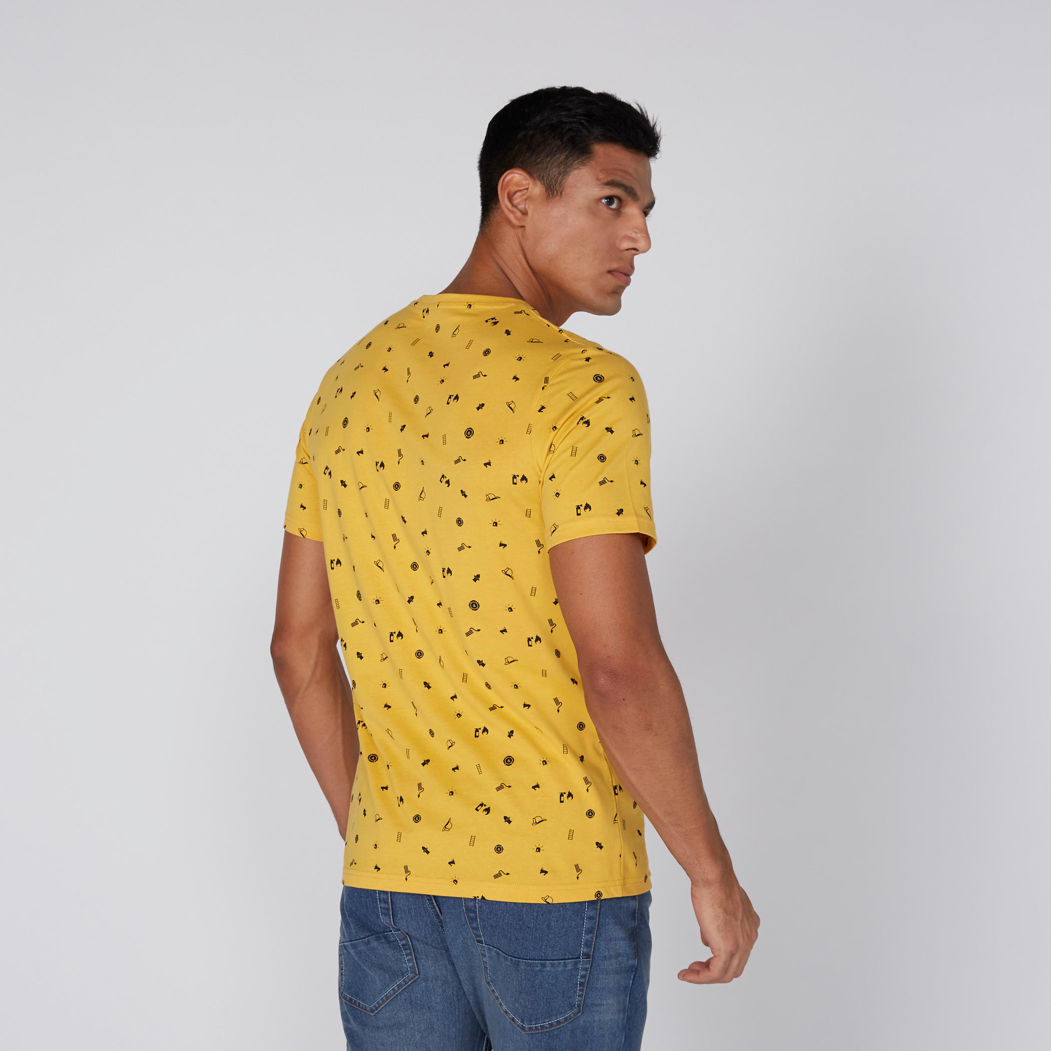 تيشيرت بياقة مستديرة وأكمام قصيرة وطبعات-men-clothing-tshirtsandpolos-tshirts-image-3