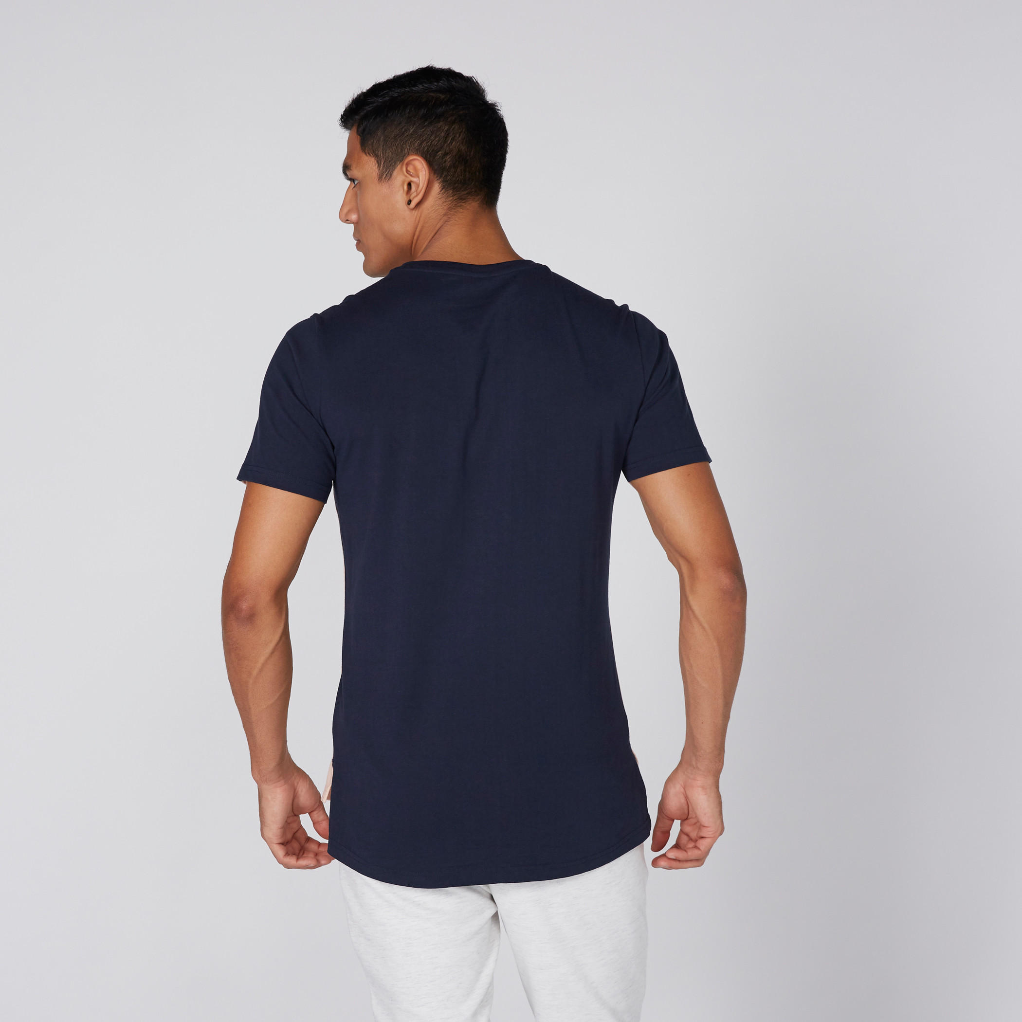 تيشيرت بياقة ضيّقة وأكمام قصيرة وطبعات-men-clothing-tshirtsandpolos-tshirts-image-3