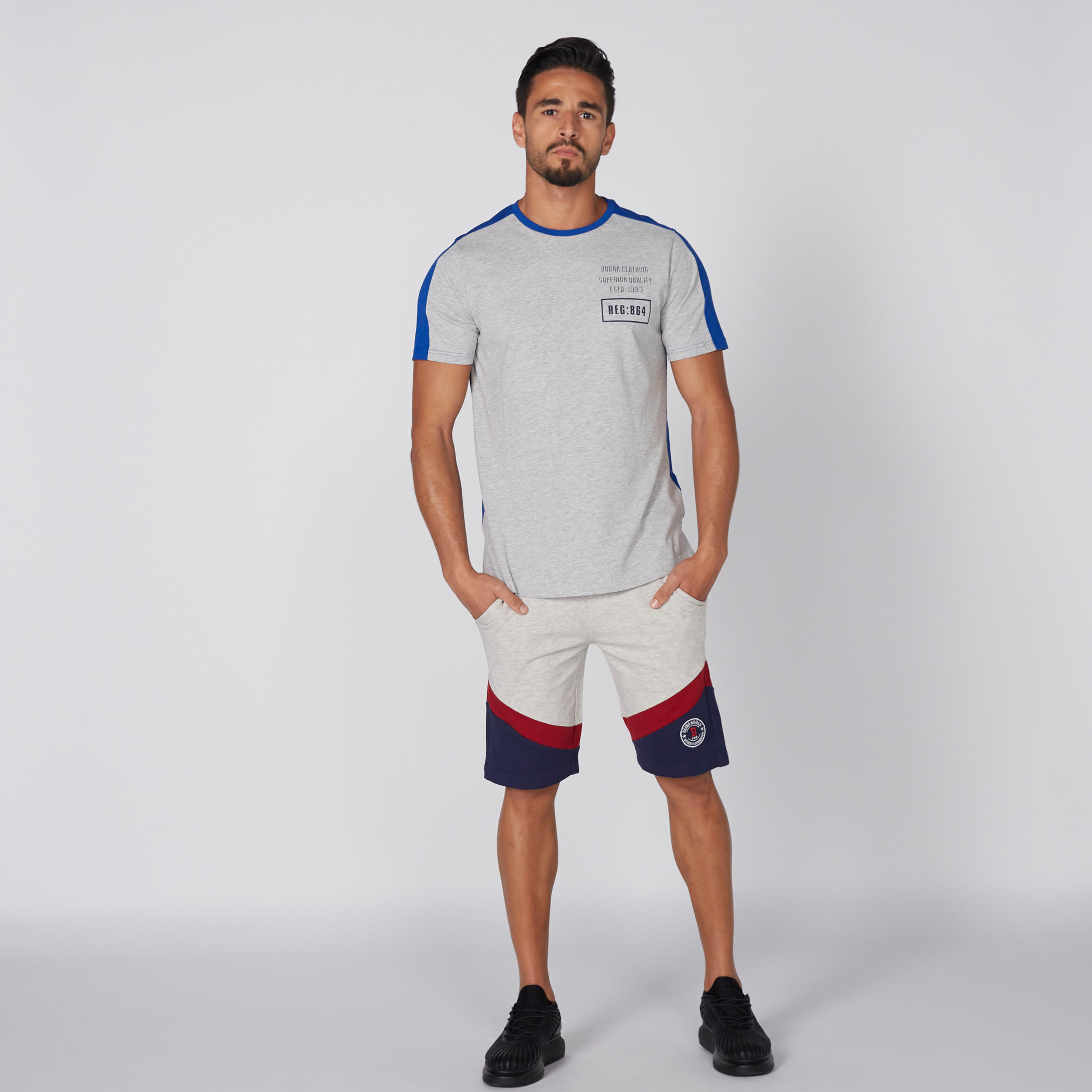 تيشيرت بطبعات وأكمام قصيرة-men-clothing-tshirtsandpolos-tshirts-image-2