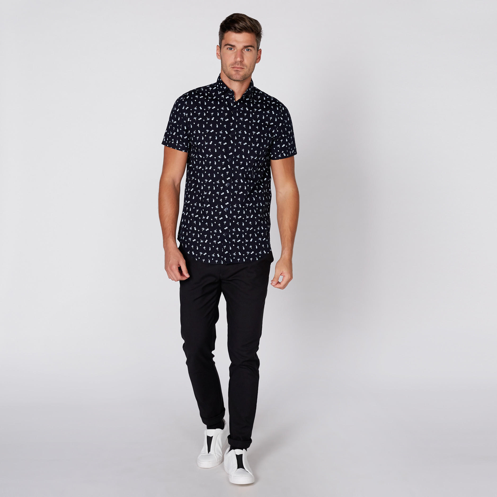 قميص بأكمام قصيرة وأزرار وطبعات-men-clothing-shirts-image-2