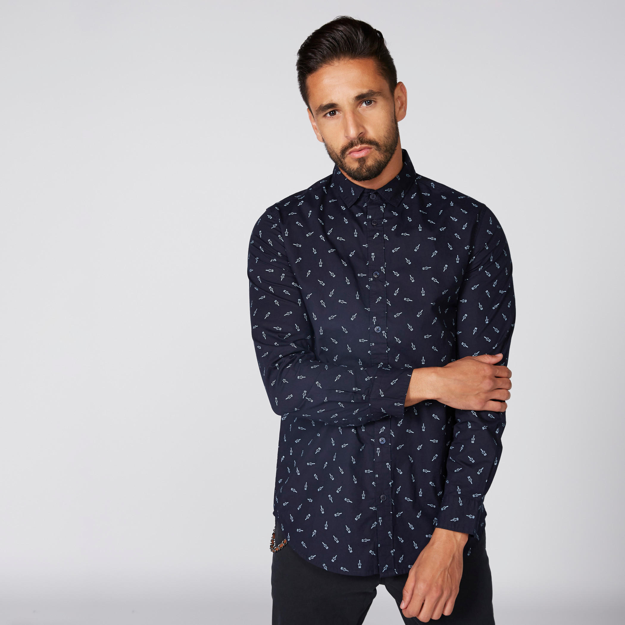 قميص بأكمام طويلة وأزرار وطبعات-men-clothing-shirts-image-1