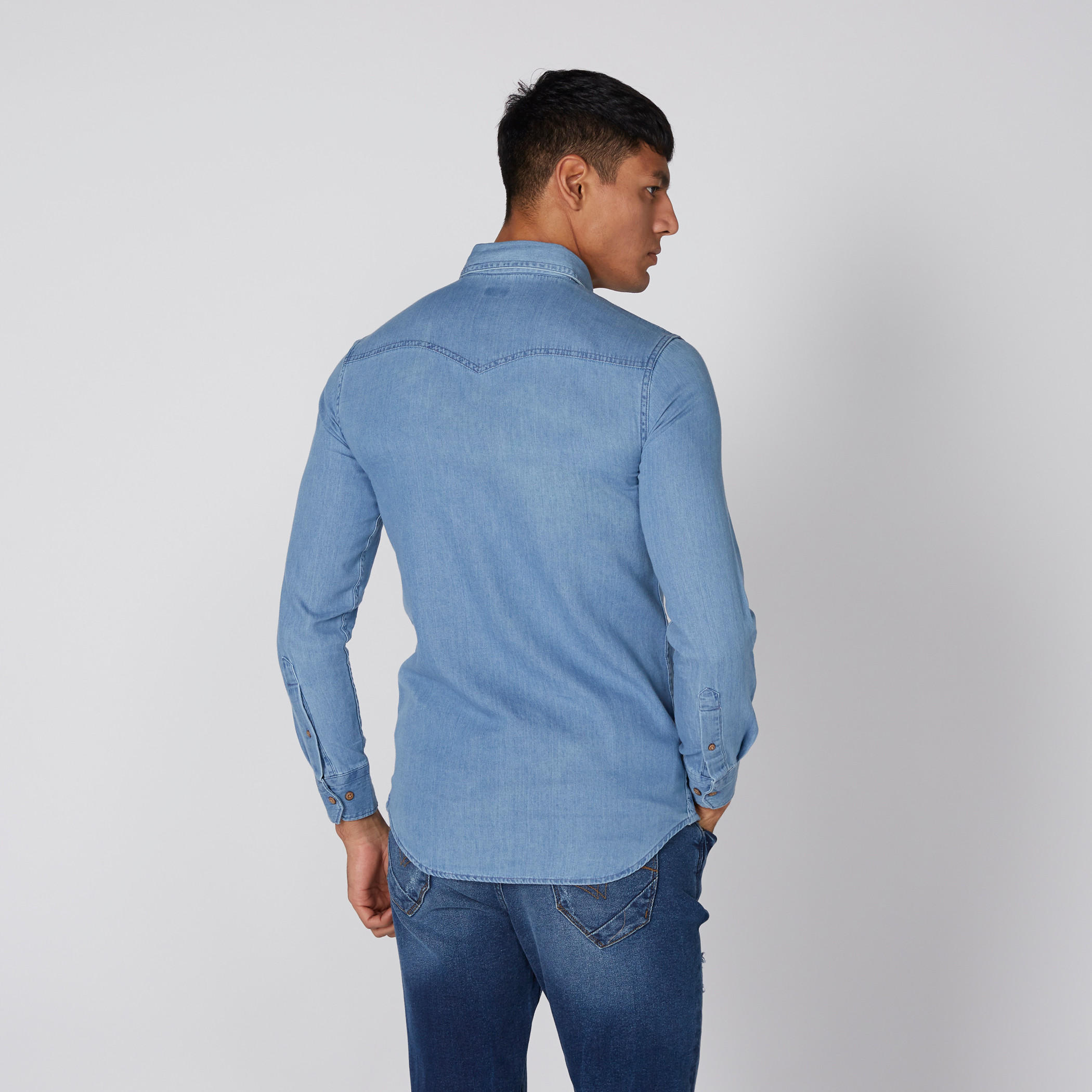 قميص بأكمام طويلة وأزرار وجيوب-men-clothing-shirts-image-4
