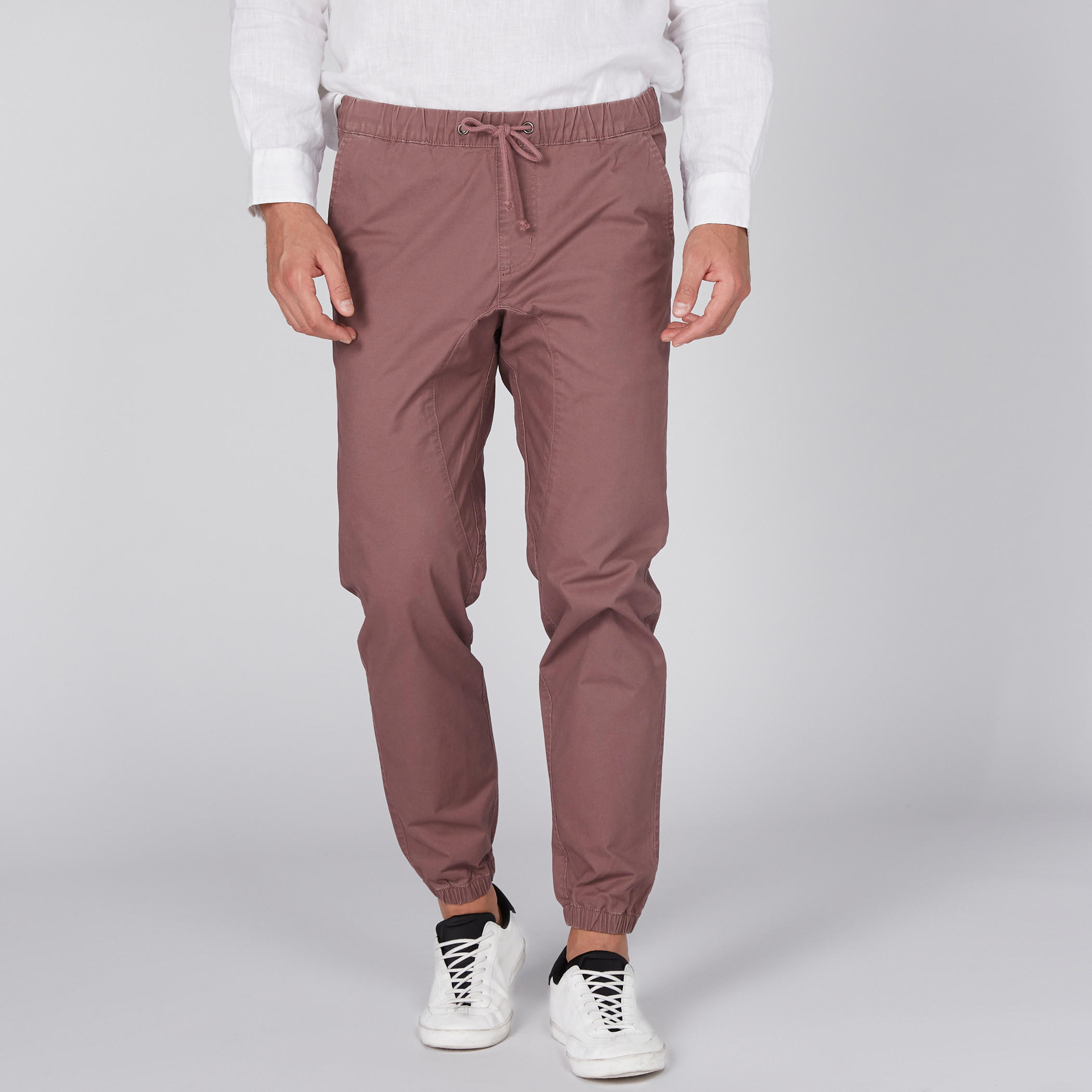 بنطال رياضي طويل ومنسوج برباط-men-clothing-bottoms-joggers-image-1
