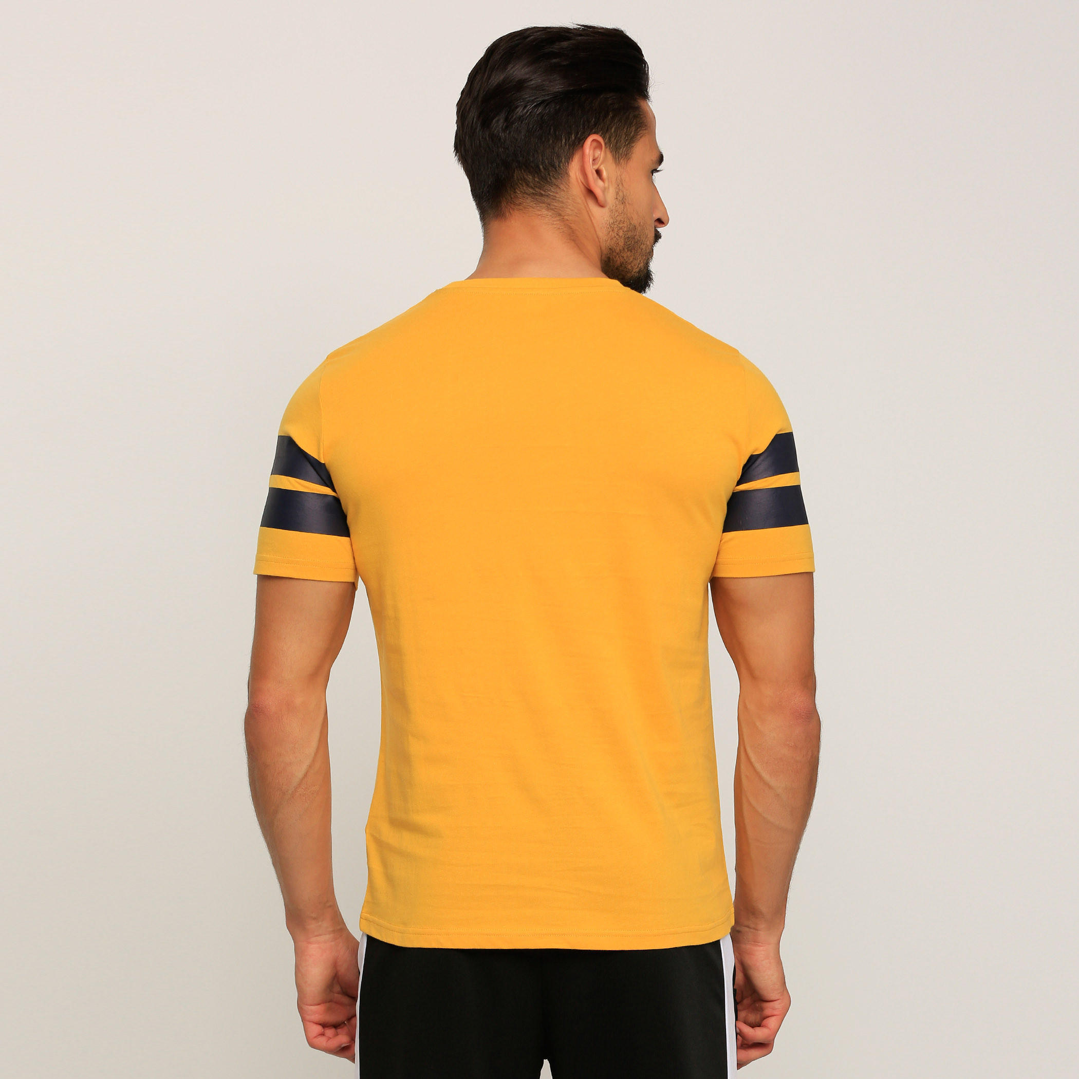 تيشيرت بياقة مستديرة وأكمام قصيرة مع طبعات-men-clothing-tshirtsandpolos-tshirts-image-7