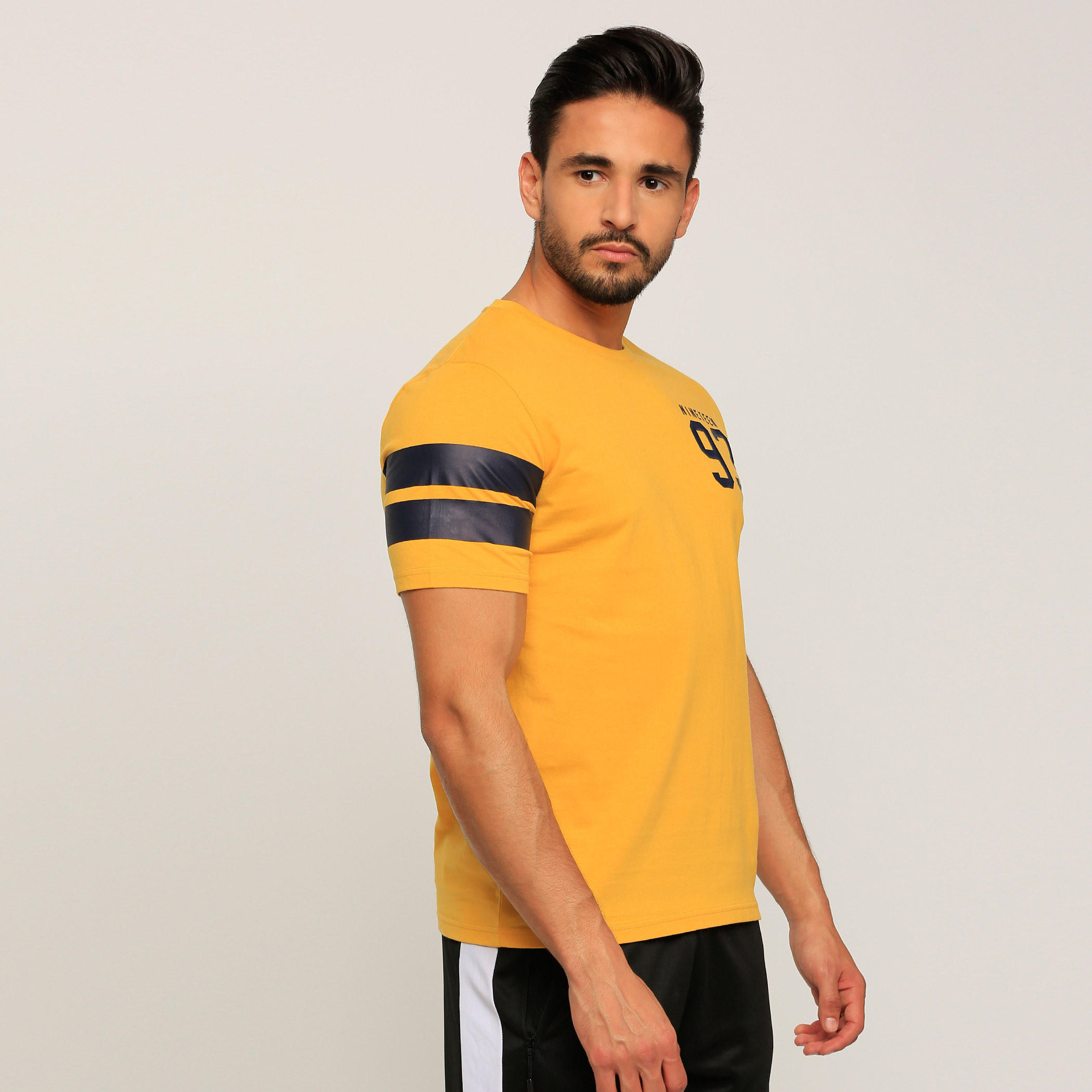 تيشيرت بياقة مستديرة وأكمام قصيرة مع طبعات-men-clothing-tshirtsandpolos-tshirts-image-8
