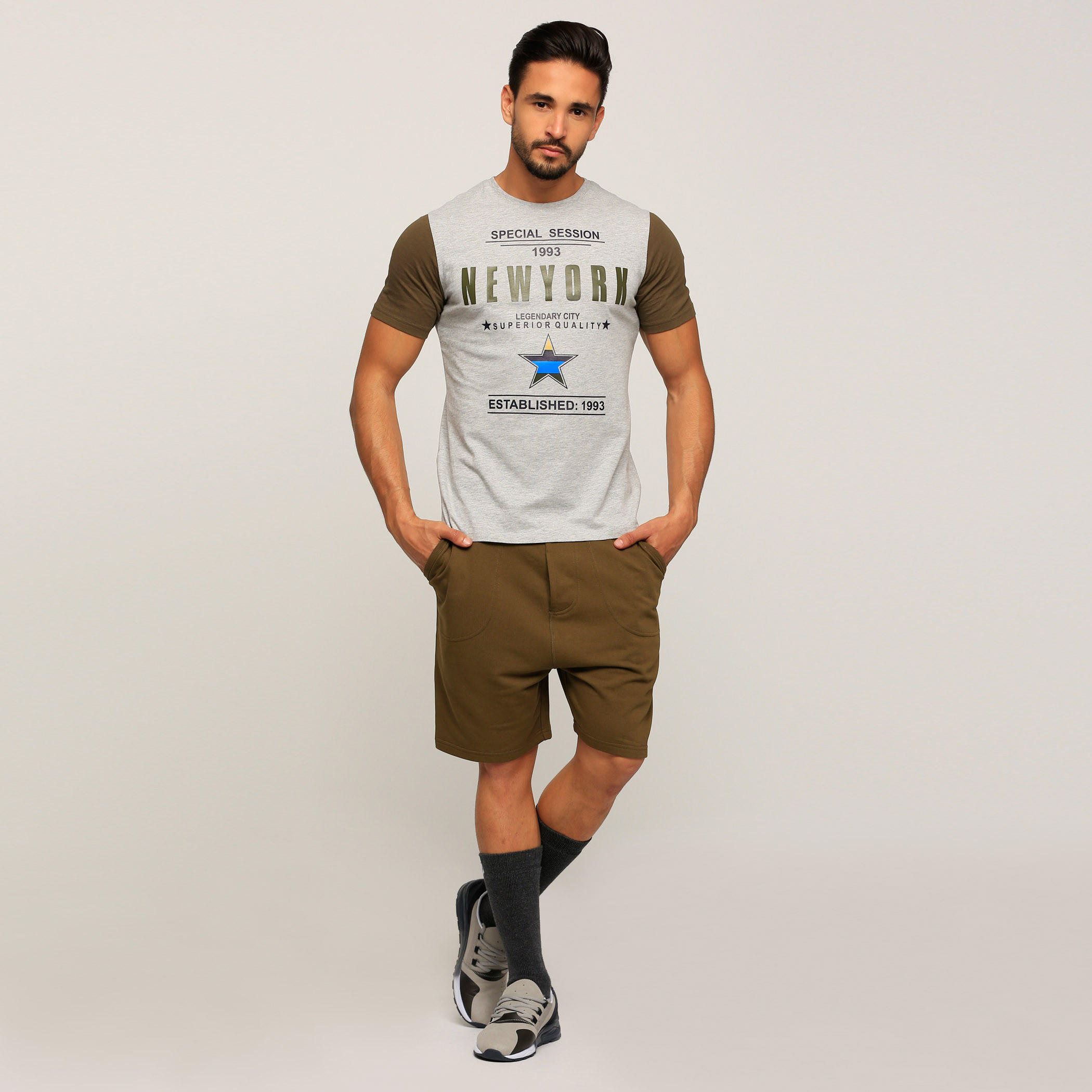 تيشيرت بياقة مستديرة وأكمام قصيرة مع طبعات-men-clothing-tshirtsandpolos-tshirts-image-5