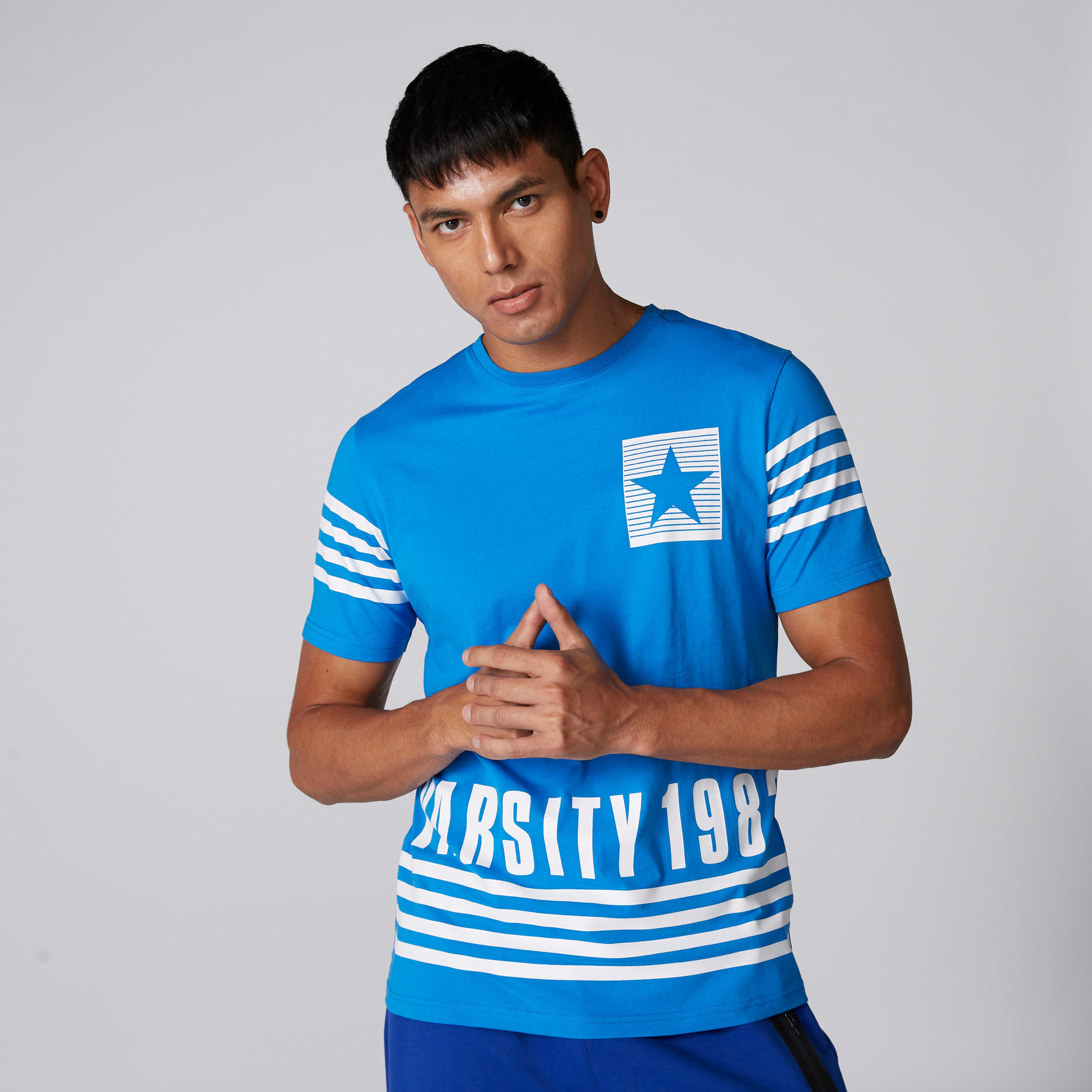 تيشيرت بياقة مستديرة وأكمام قصيرة وطبعات-men-clothing-tshirtsandpolos-tshirts-image-1
