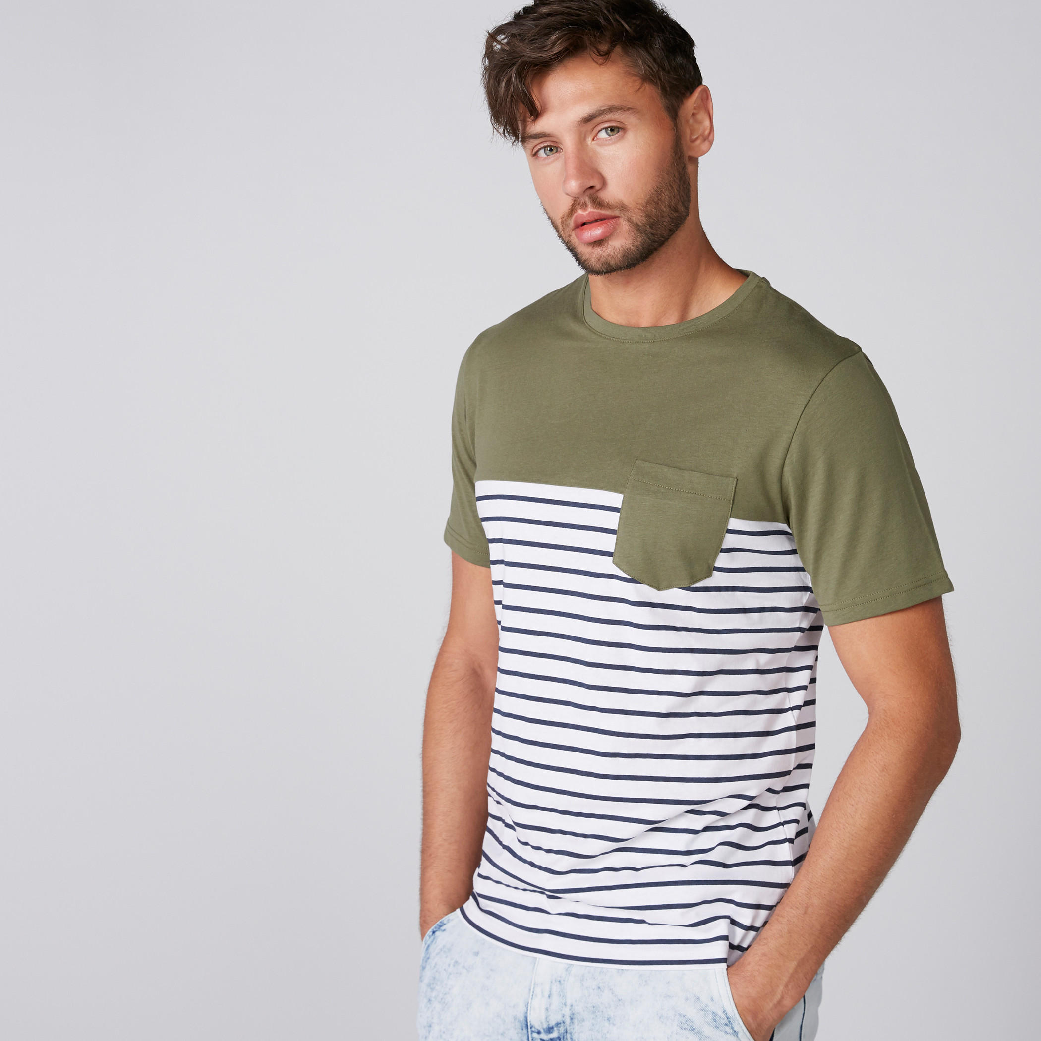 تيشيرت مقلم بياقة مستديرة وأكمام قصيرة-men-clothing-tshirtsandpolos-tshirts-image-1