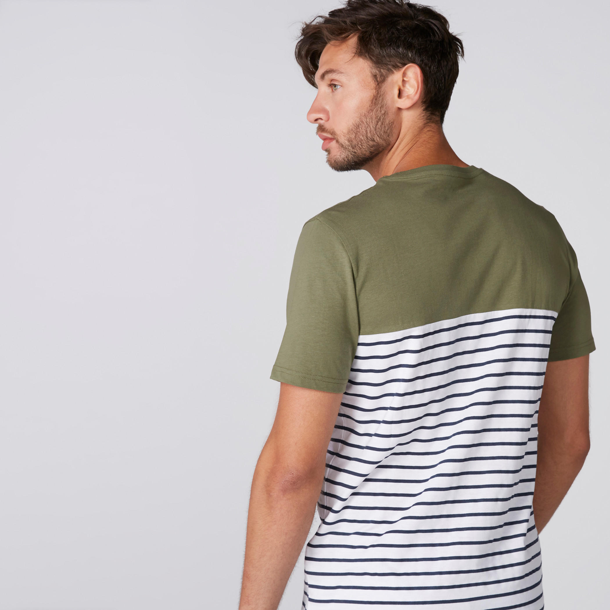 تيشيرت مقلم بياقة مستديرة وأكمام قصيرة-men-clothing-tshirtsandpolos-tshirts-image-2