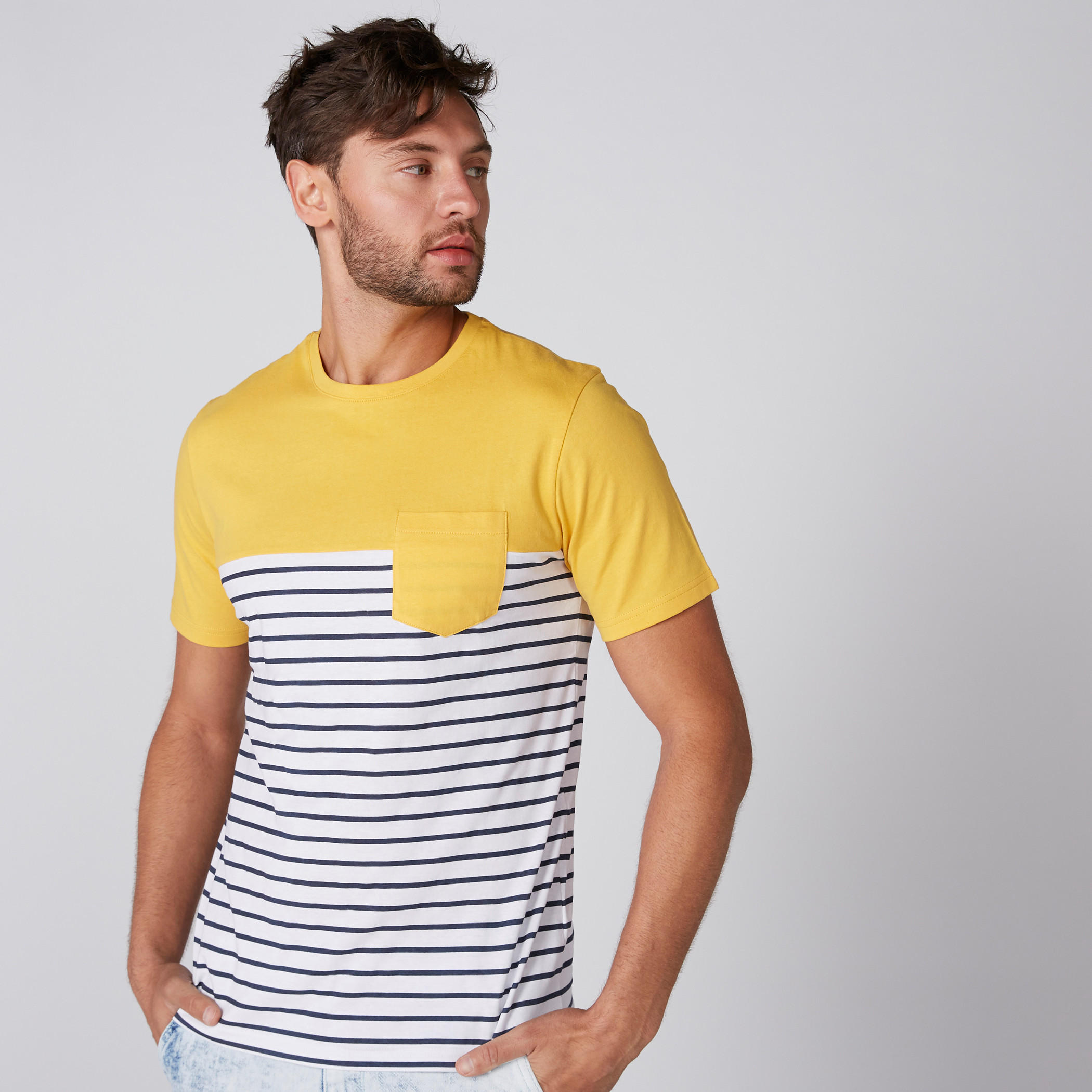 تيشيرت مقلم بياقة مستديرة وأكمام قصيرة-men-clothing-tshirtsandpolos-tshirts-image-1