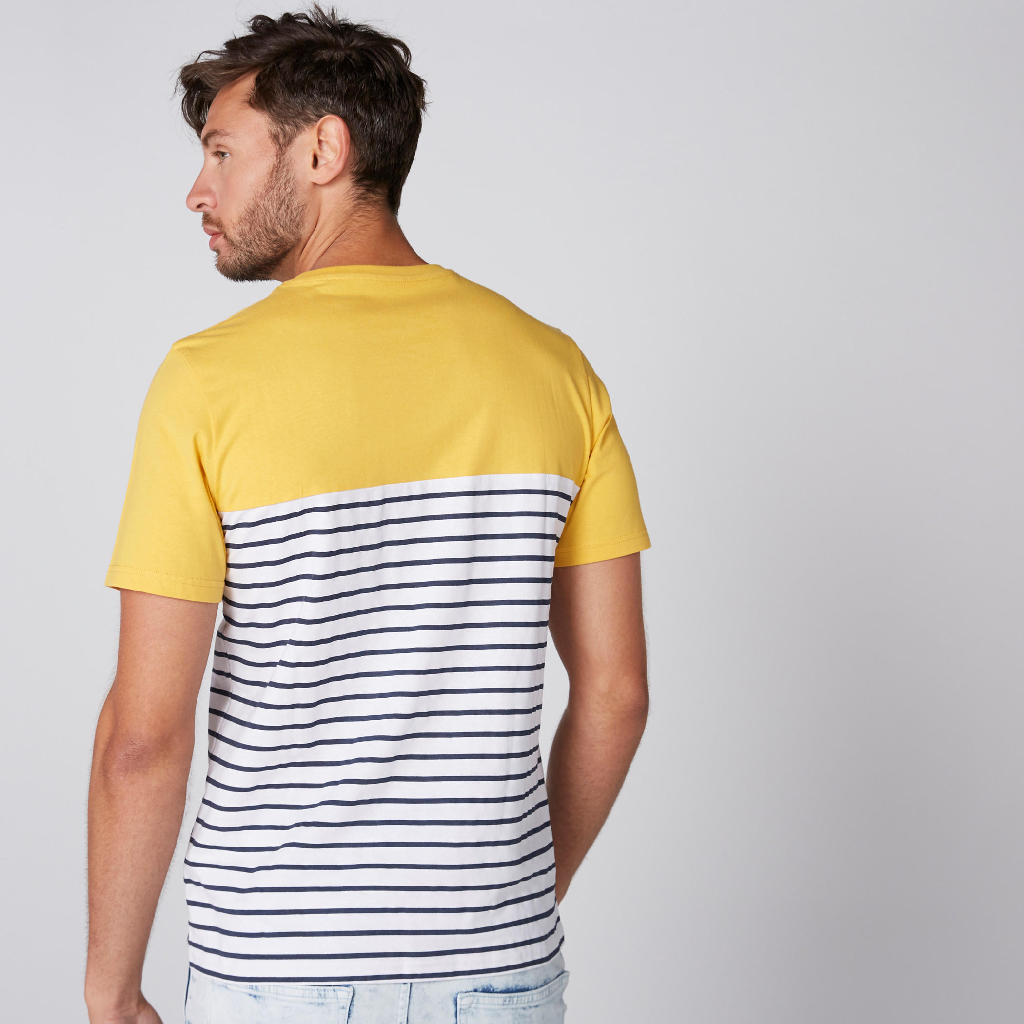 تيشيرت مقلم بياقة مستديرة وأكمام قصيرة-men-clothing-tshirtsandpolos-tshirts-image-2