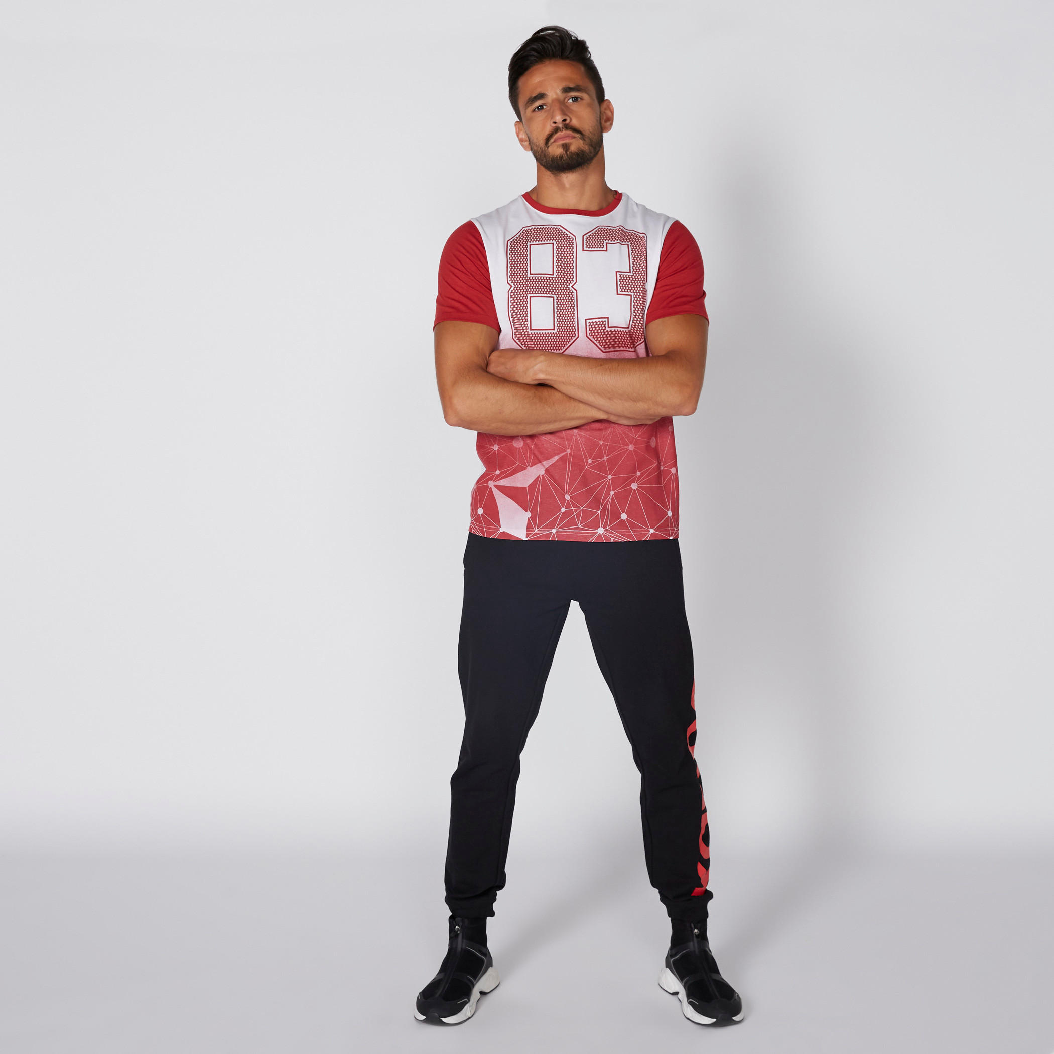 تيشيرت بياقة مستديرة وأكمام قصيرة وطبعات-men-clothing-tshirtsandpolos-tshirts-image-2