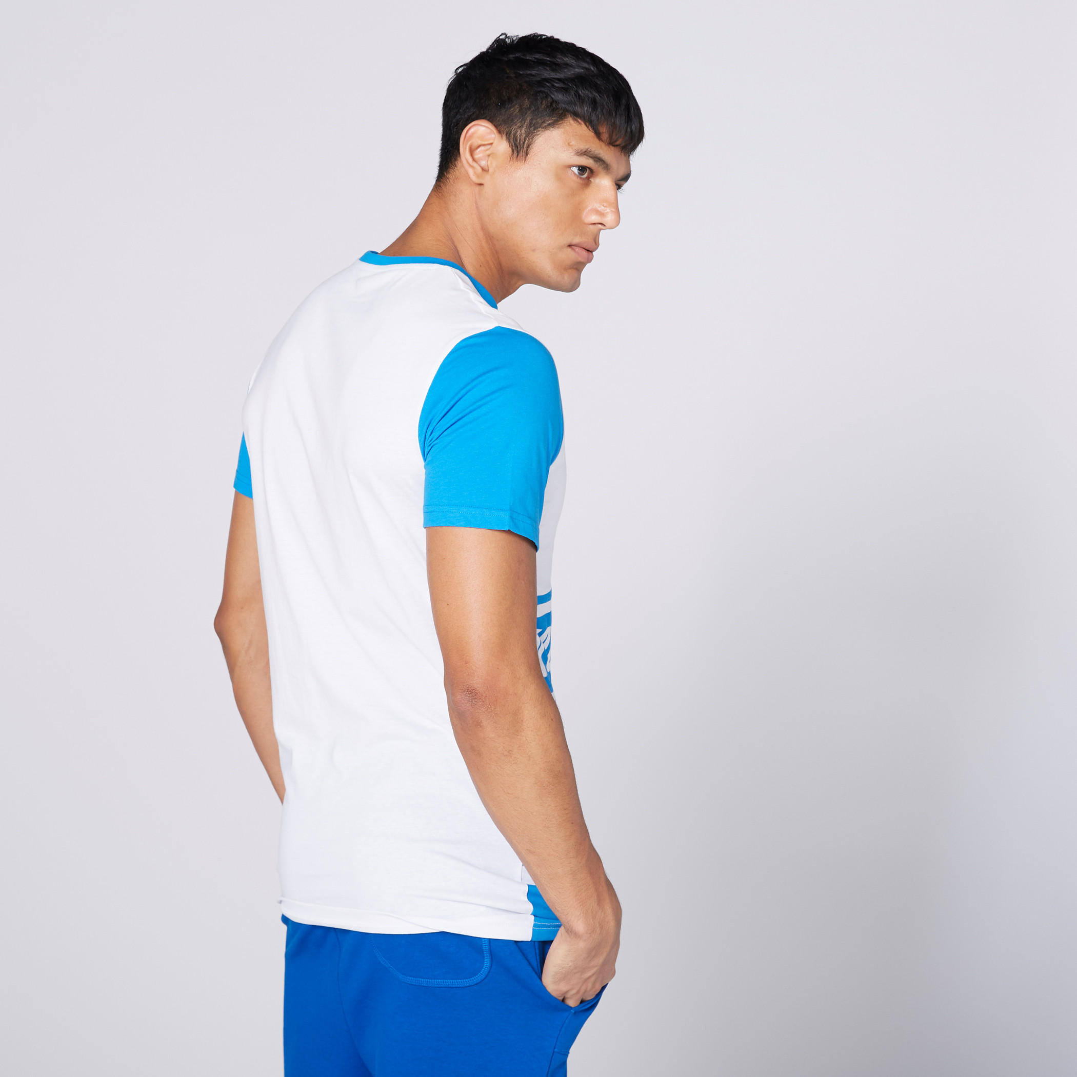 تيشيرت بياقة مستديرة وأكمام قصيرة وطبعات-men-clothing-tshirtsandpolos-tshirts-image-2