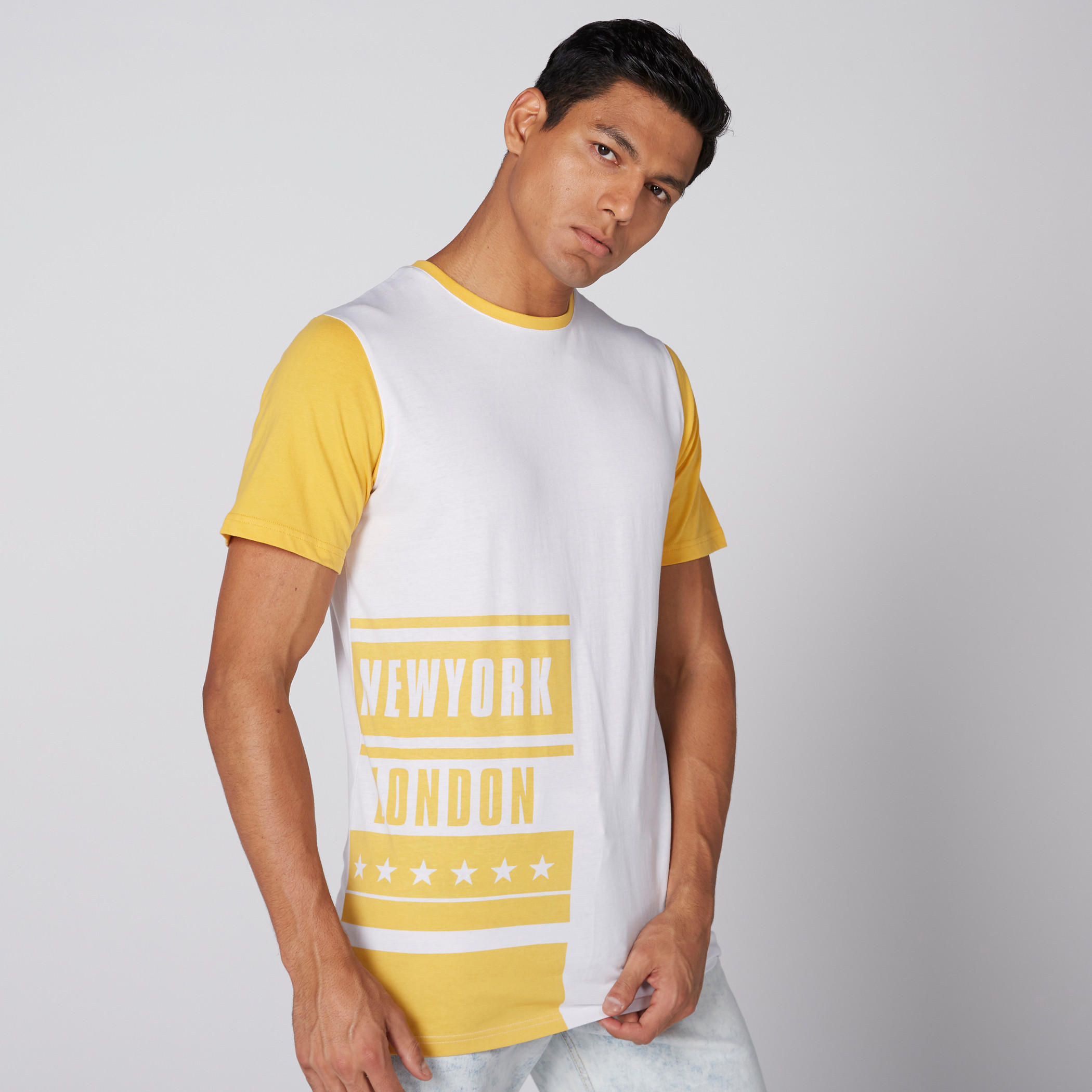 تيشيرت بياقة مستديرة وأكمام قصيرة وطبعات-men-clothing-tshirtsandpolos-tshirts-image-2