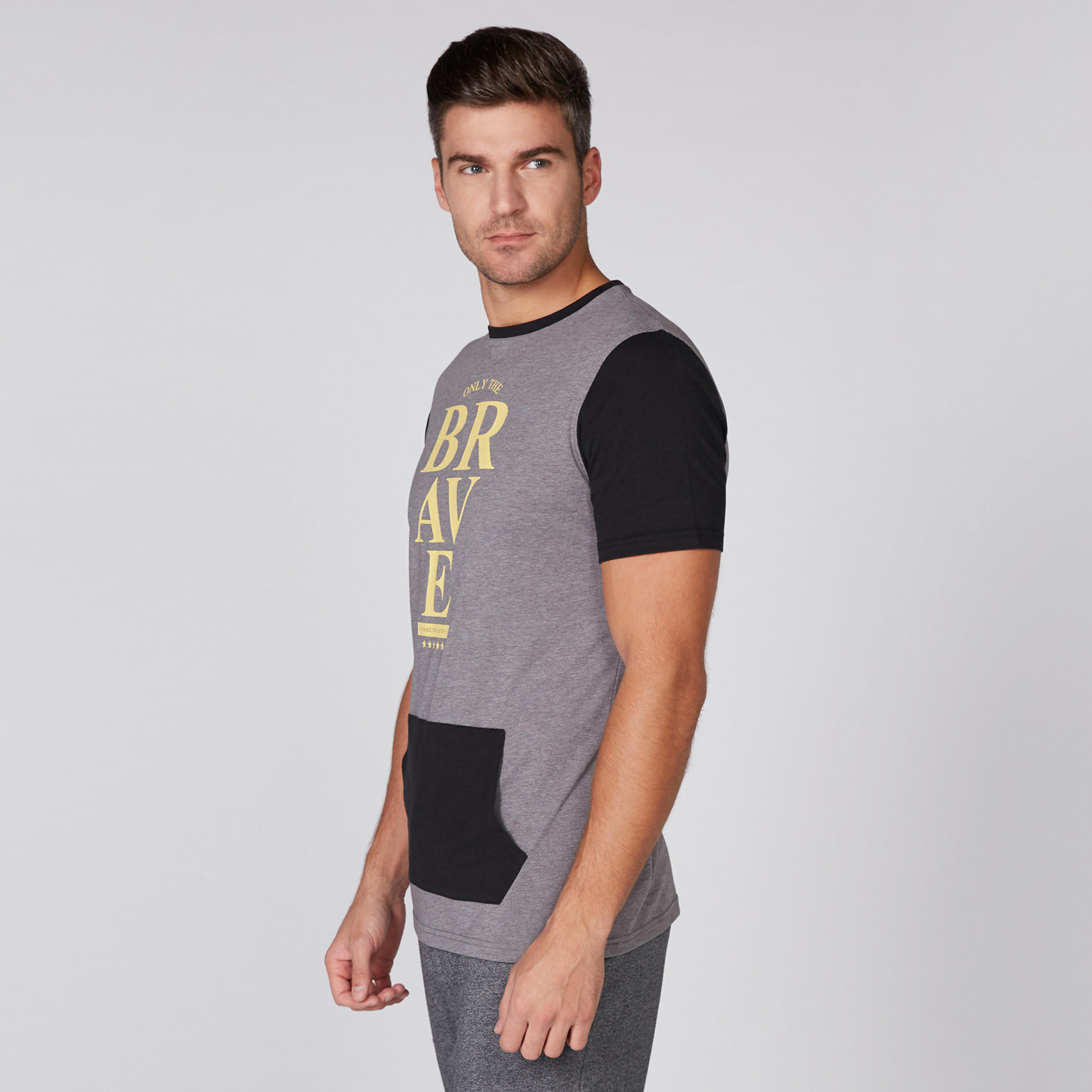 تيشيرت بياقة مستديرة وطبعات مع جيب كانجارو-men-clothing-tshirtsandpolos-tshirts-image-3