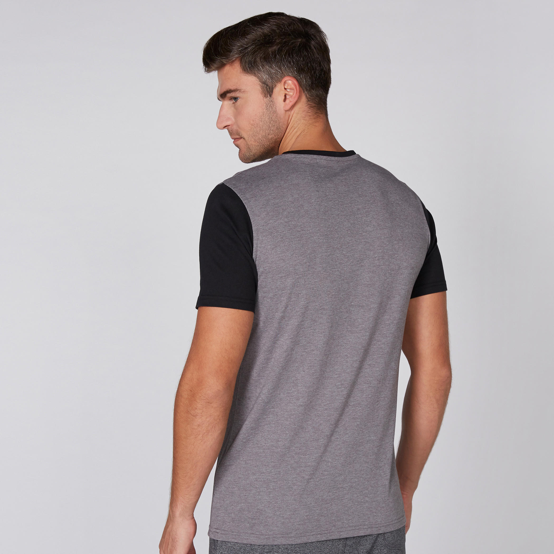 تيشيرت بياقة مستديرة وطبعات مع جيب كانجارو-men-clothing-tshirtsandpolos-tshirts-image-4