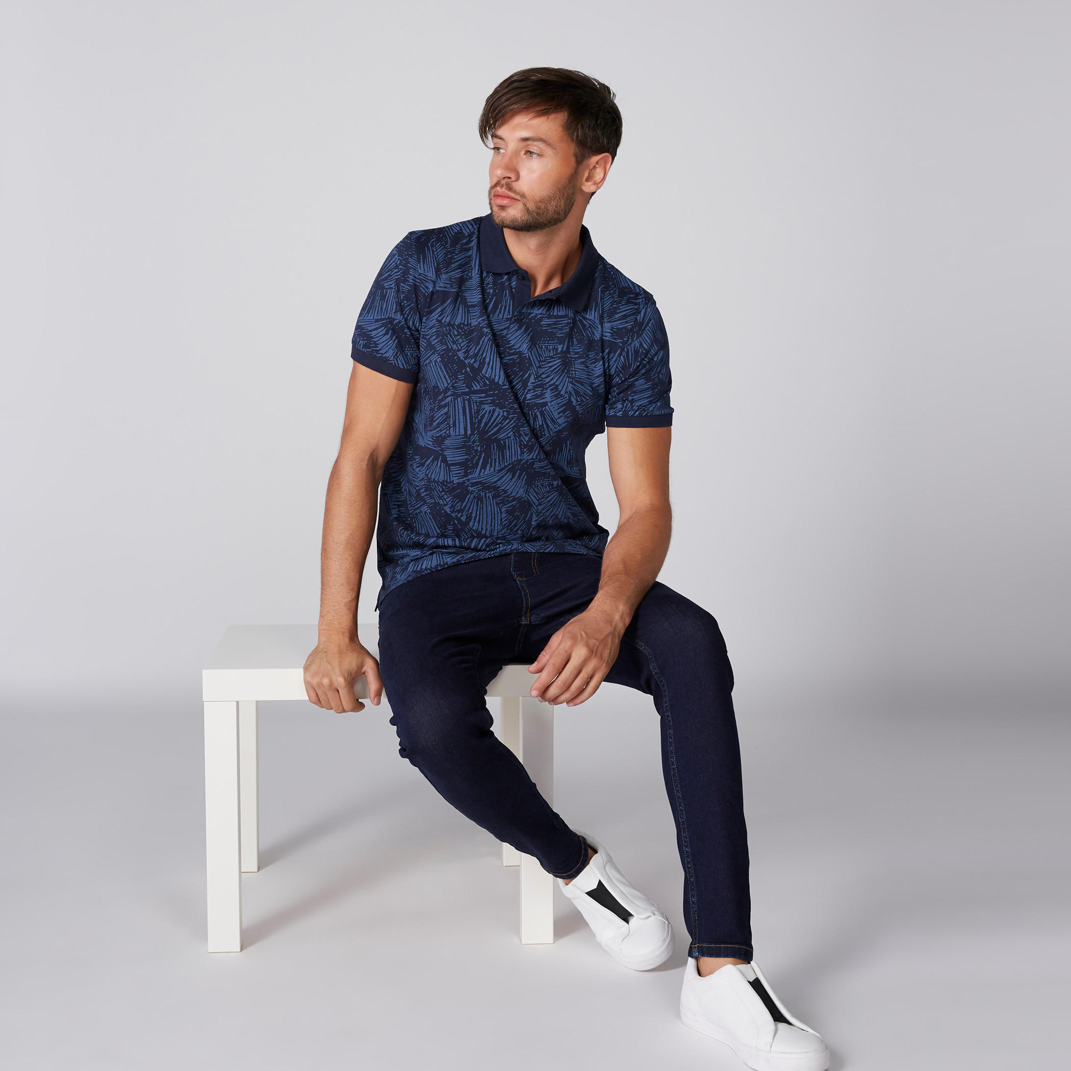 تيشيرت بياقة بولو وأكمام قصيرة وطبعات-men-clothing-tshirtsandpolos-polos-image-4