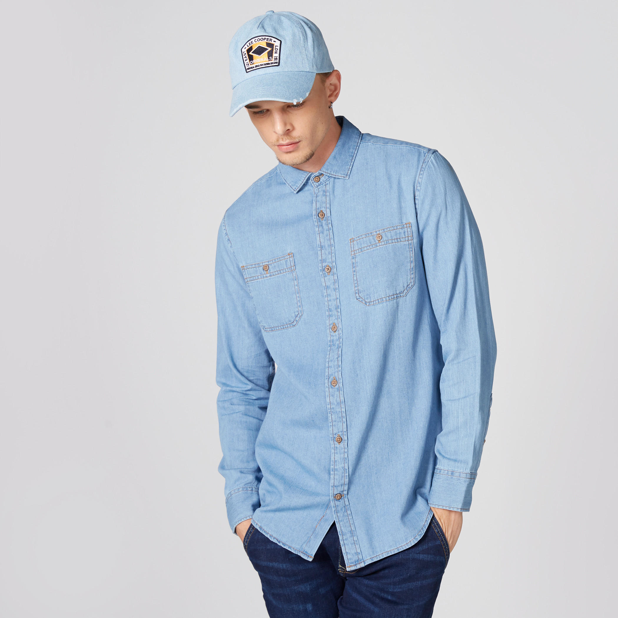 قميص من الدينم بأكمام طويلة وأزرار-men-clothing-shirts-image-4