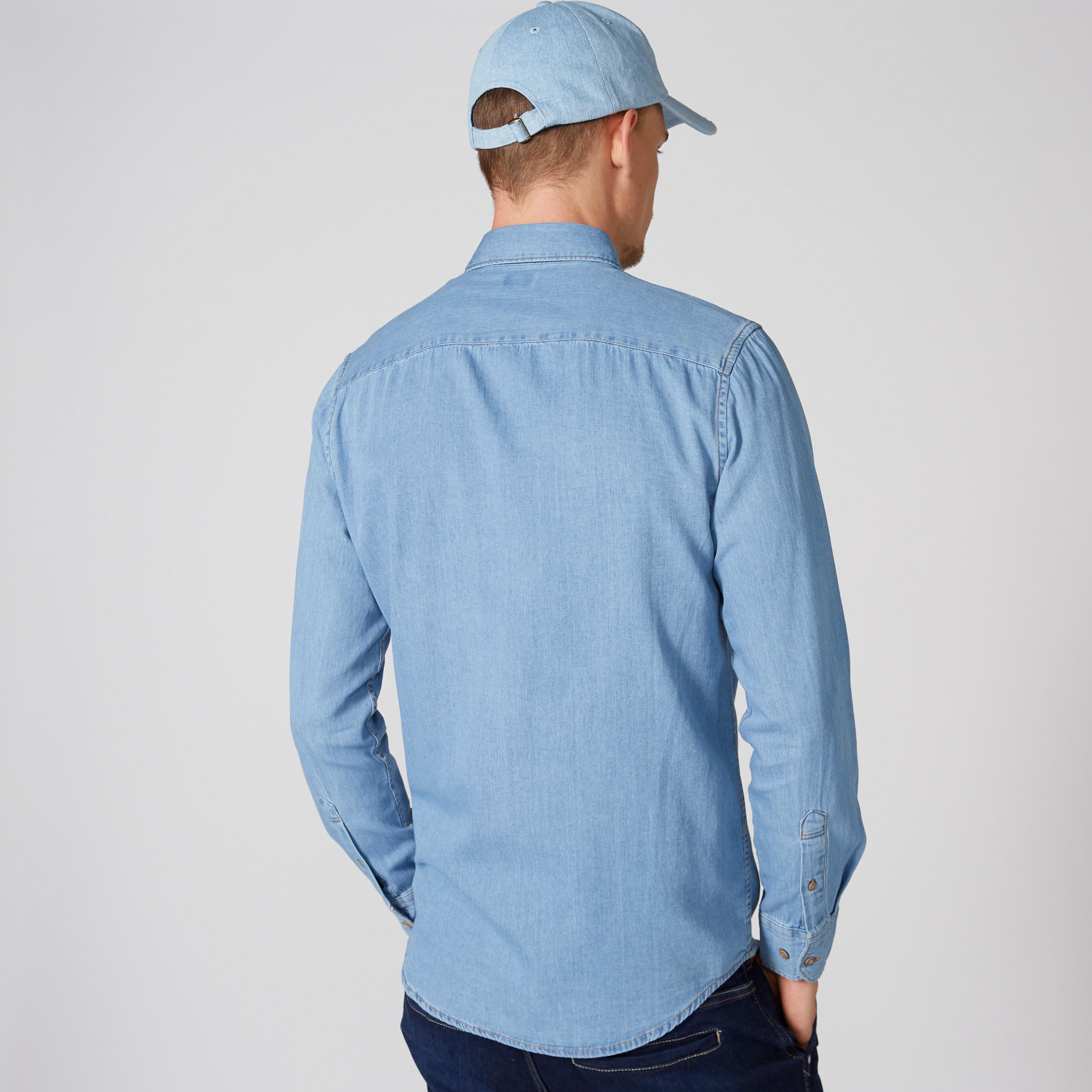 قميص من الدينم بأكمام طويلة وأزرار-men-clothing-shirts-image-3