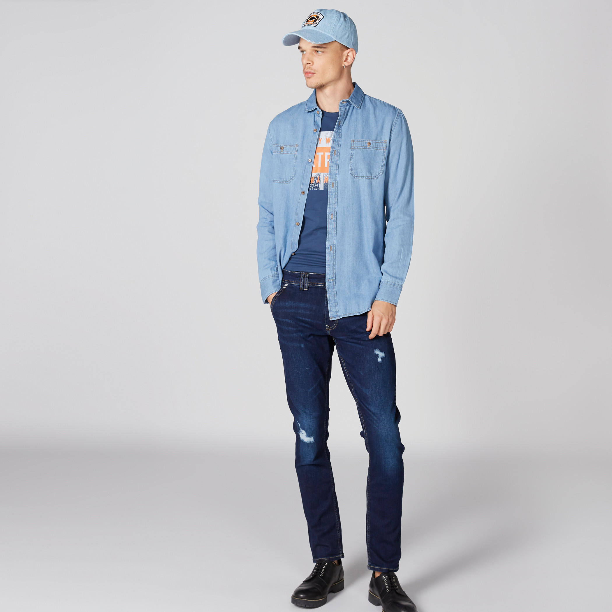 قميص من الدينم بأكمام طويلة وأزرار-men-clothing-shirts-image-2