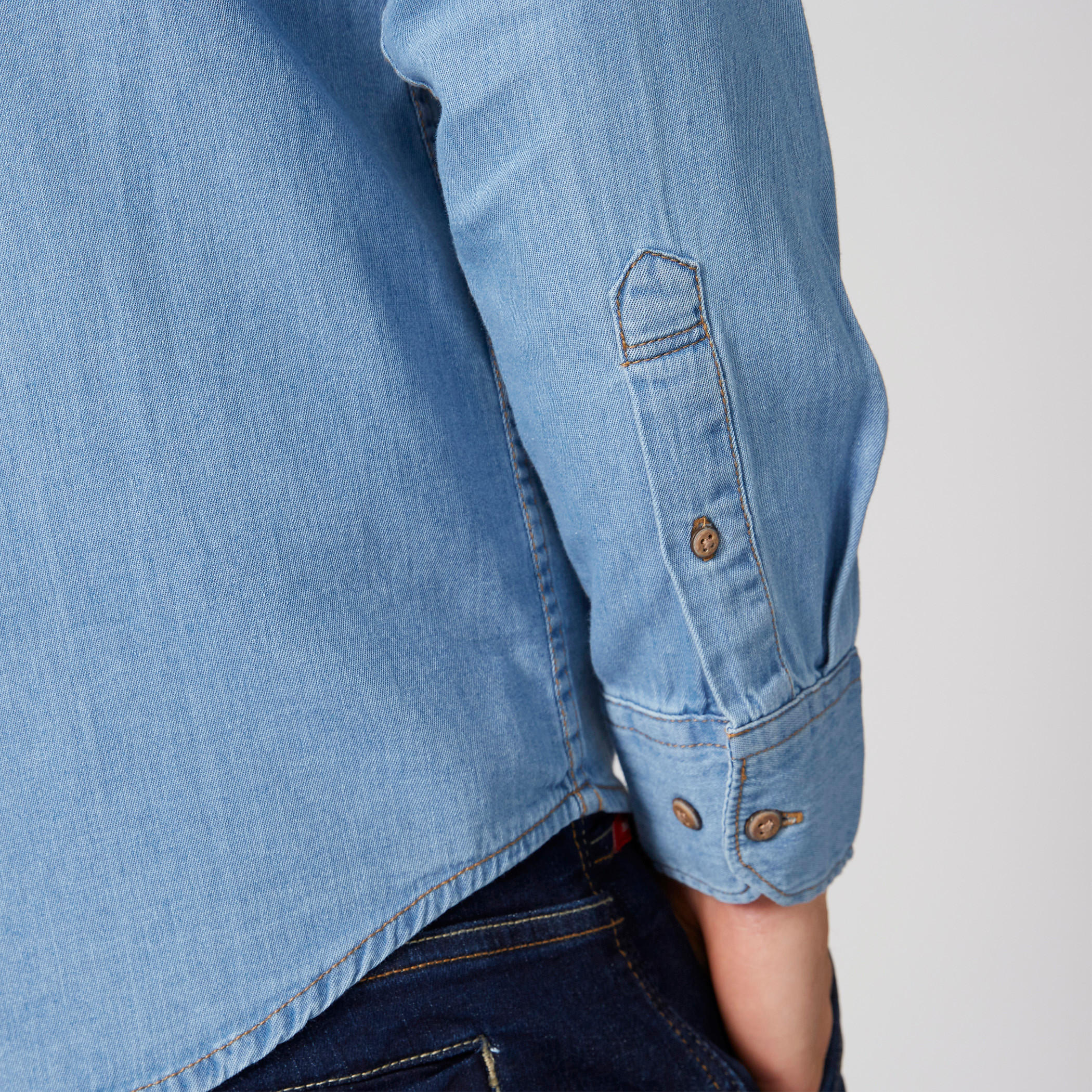 قميص من الدينم بأكمام طويلة وأزرار-men-clothing-shirts-image-1
