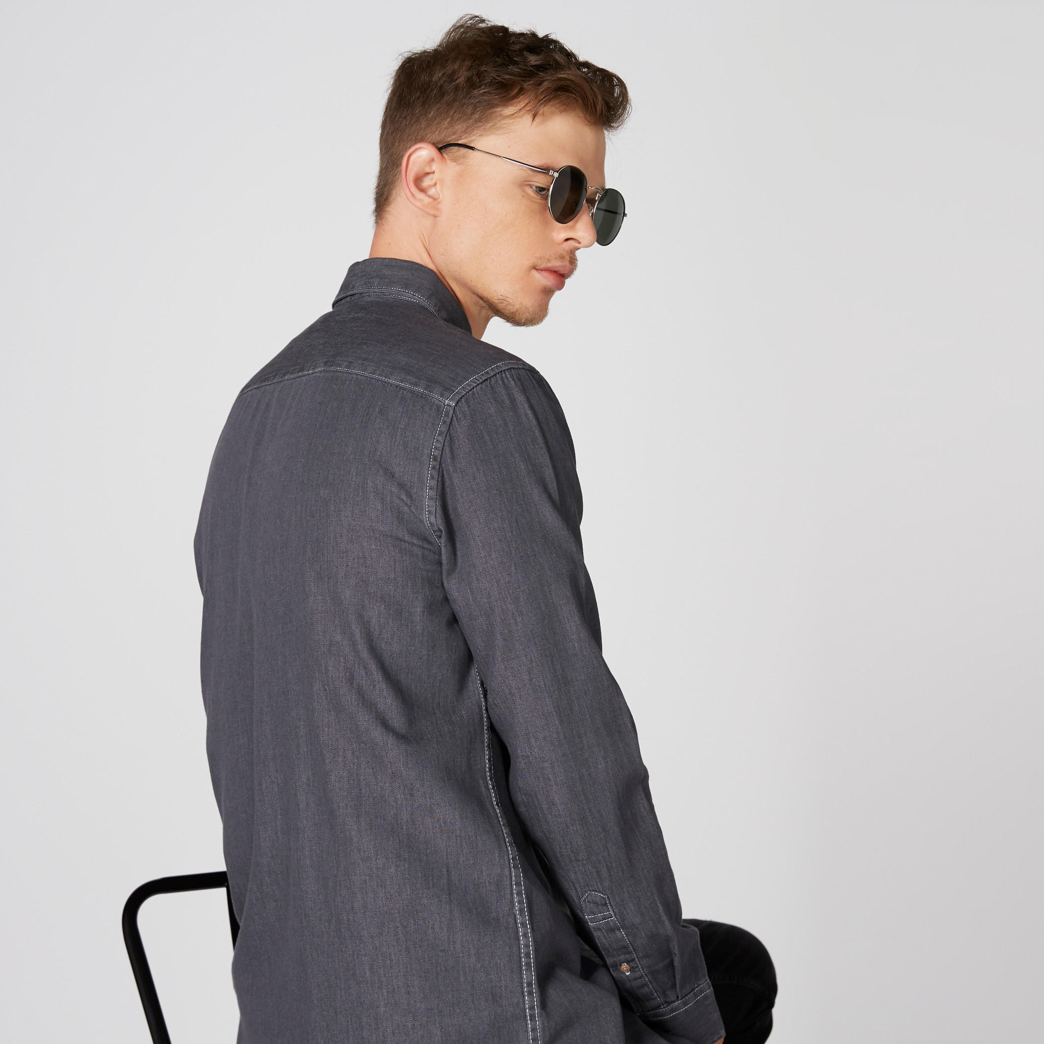 قميص من الدينم بأكمام طويلة وأزرار-men-clothing-shirts-image-2