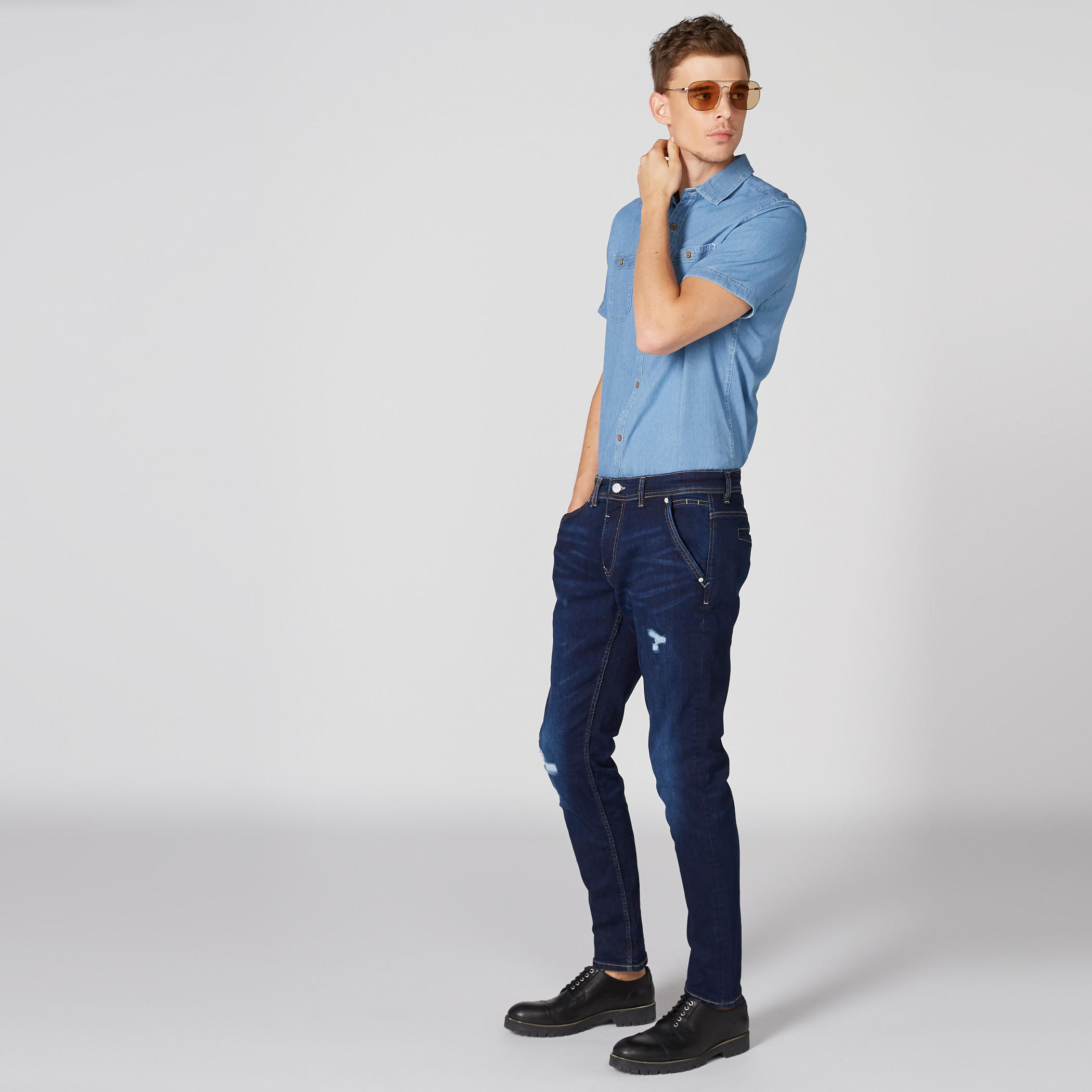 قميص من الدينم بأكمام قصيرة ووصلة أزرار كاملة-men-clothing-shirts-image-4