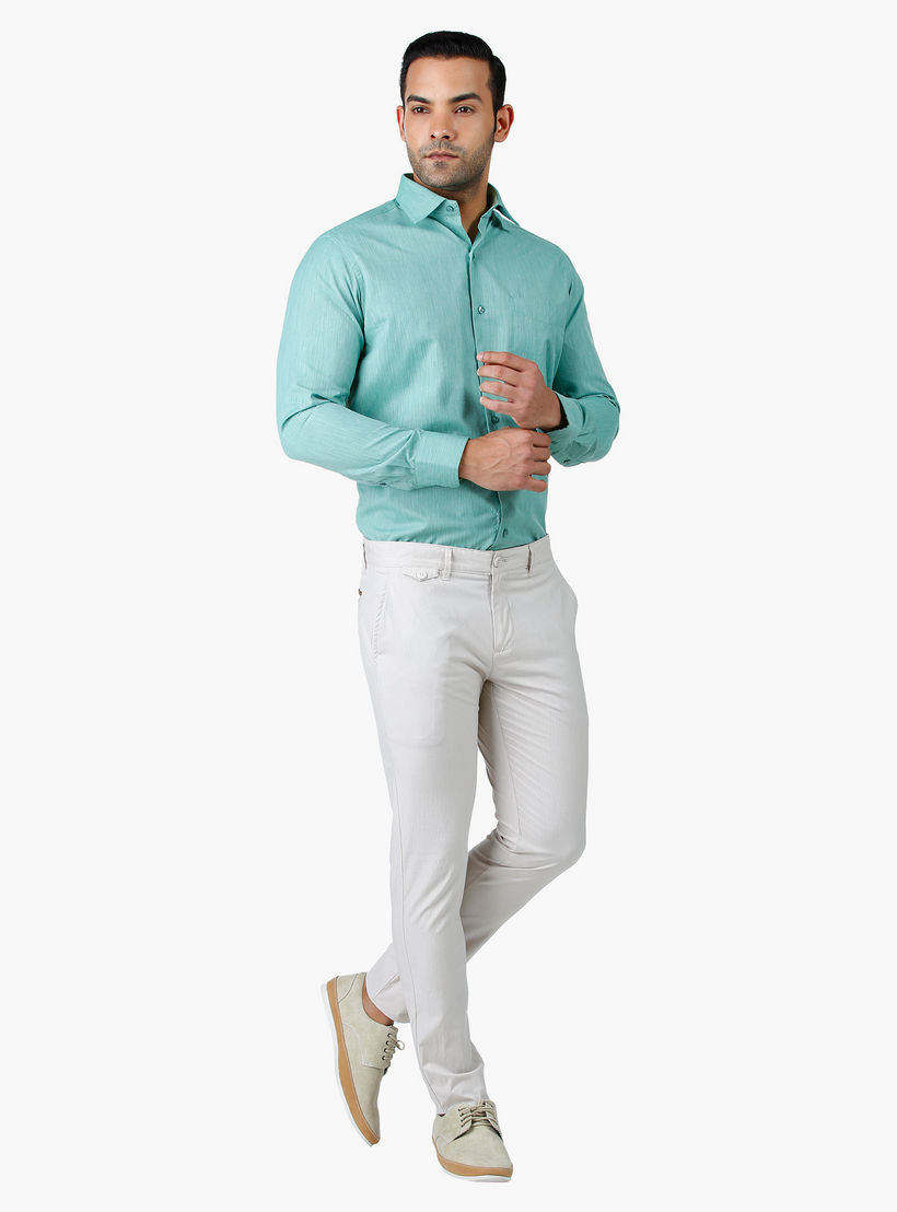قميص رسمي سهل الكي بقصّة مريحة وياقة عاديّة وأكمام طويلة-men-clothing-shirts-image-5