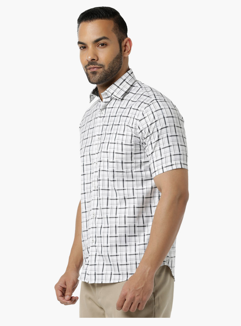 Chequered Casual Shirt with Collar Neck and Short Sleeves in Regular Fit-men-clothing-shirts-image-3