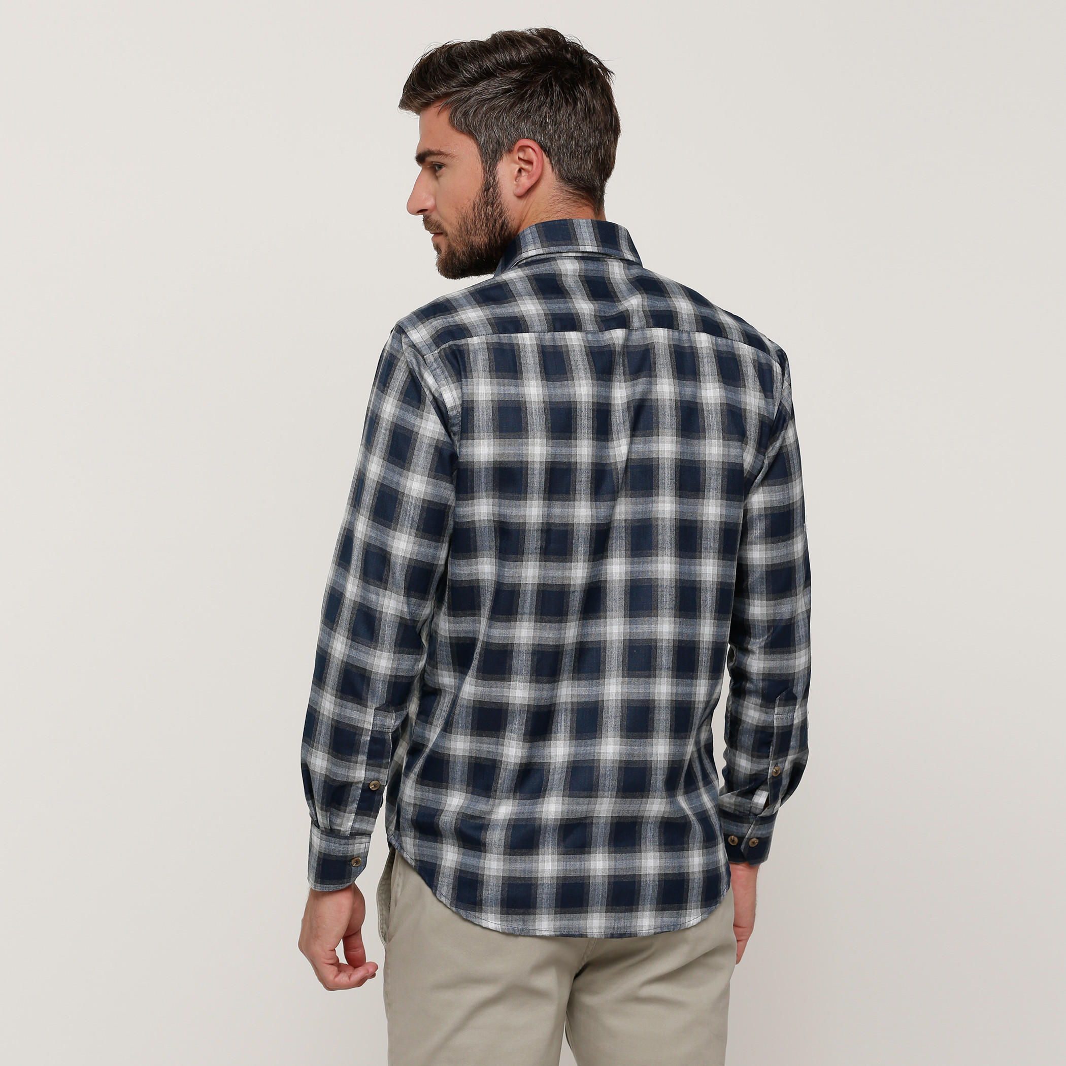 قميص كاروهات بأكمام طويلة وأزرار-men-clothing-shirts-image-4