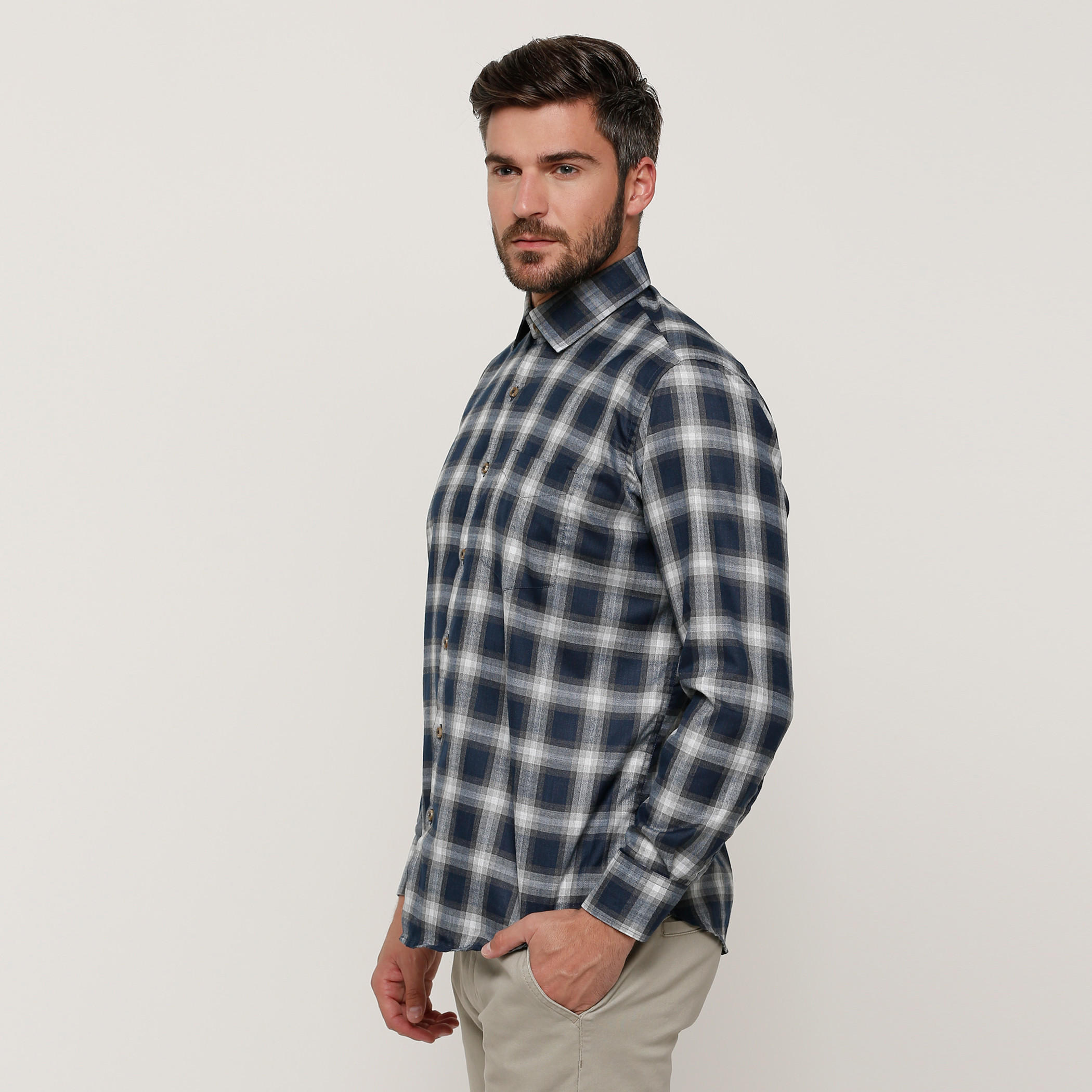 قميص كاروهات بأكمام طويلة وأزرار-men-clothing-shirts-image-3