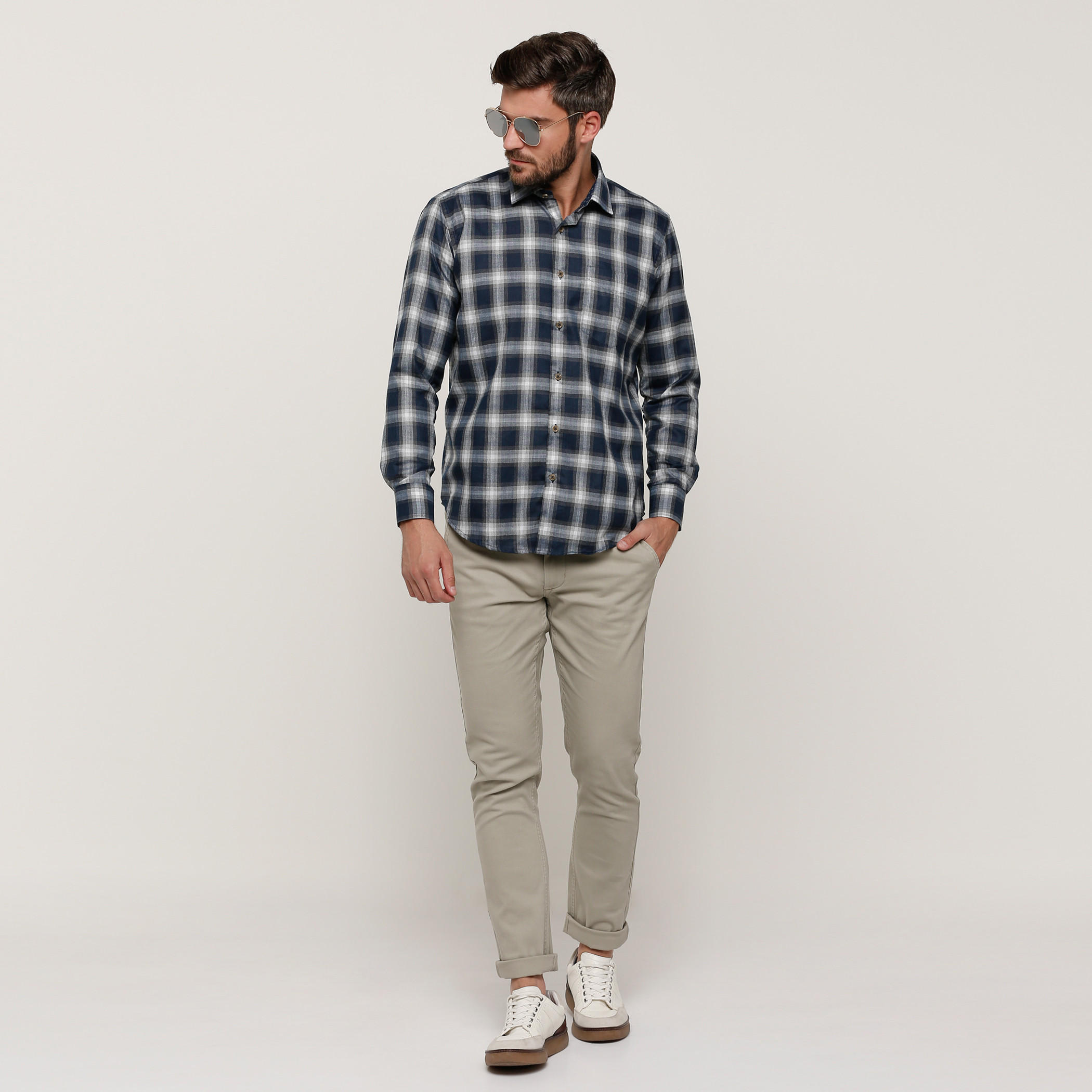 قميص كاروهات بأكمام طويلة وأزرار-men-clothing-shirts-image-1