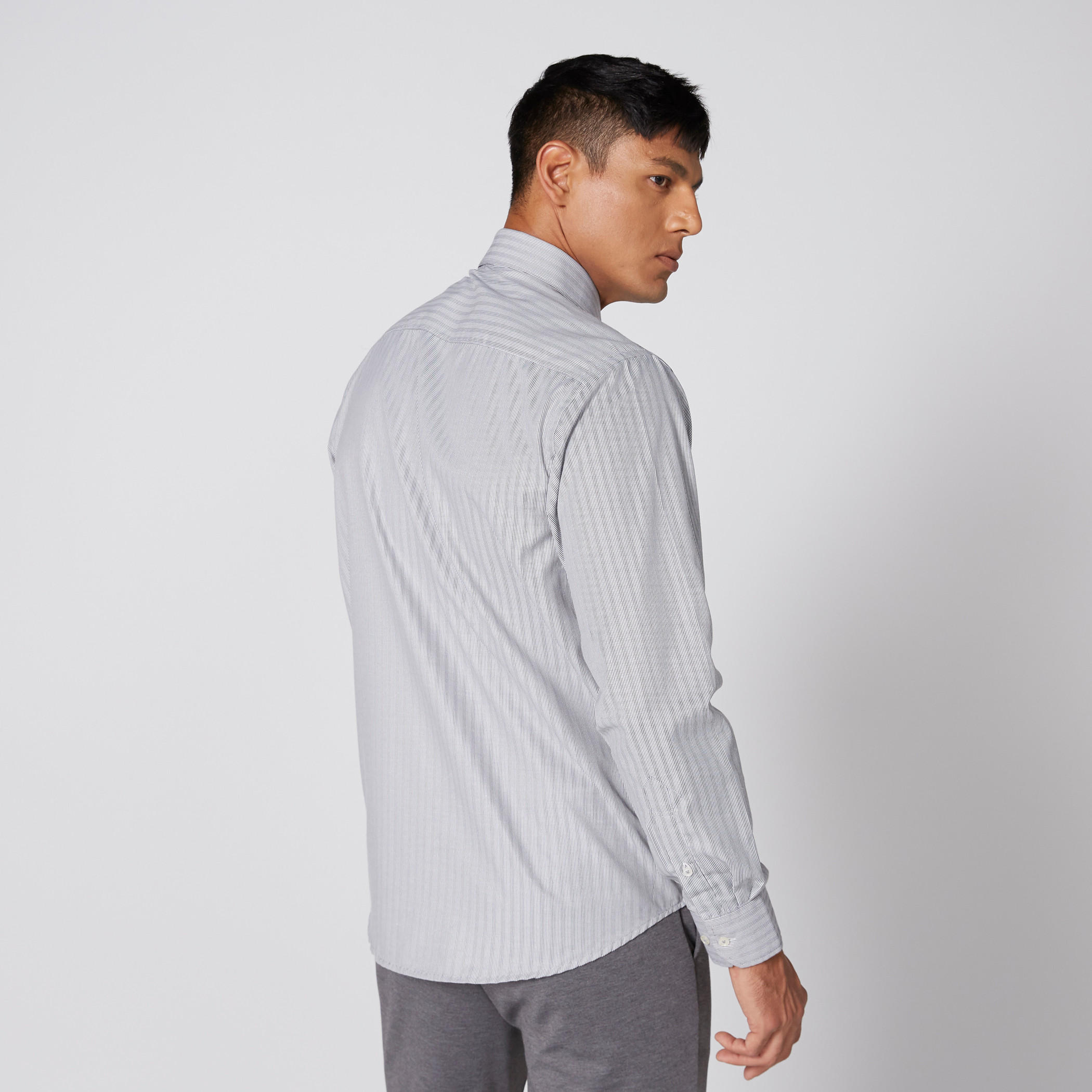 قميص مقلم بارز الملمس بأكمام طويلة وأزرار-men-clothing-shirts-image-2
