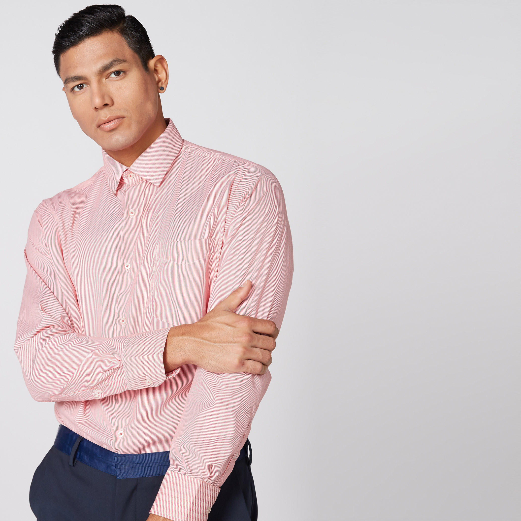 قميص مقلّم بأكمام طويلة وأزرار-men-clothing-shirts-image-1