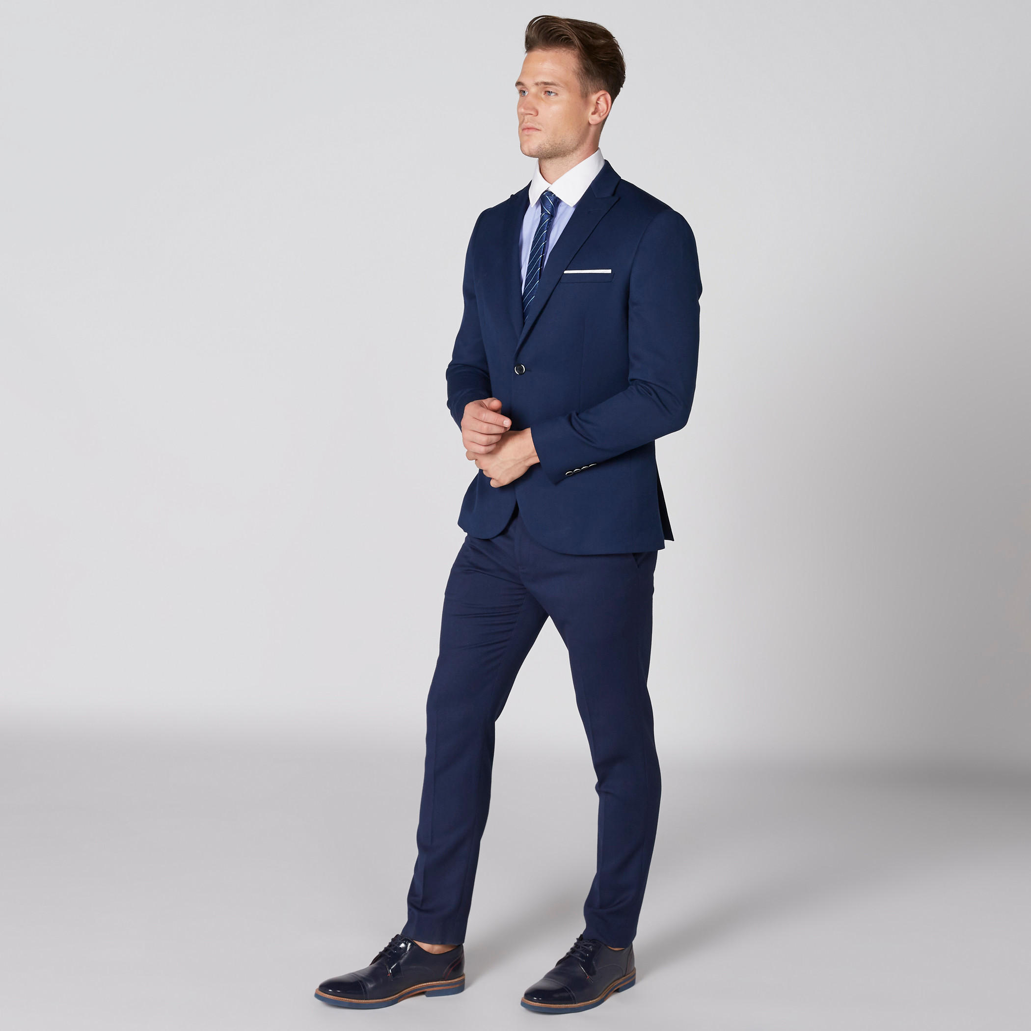 قميص بأكمام طويلة وأزرار وجيب على الصدر-men-clothing-shirts-image-3