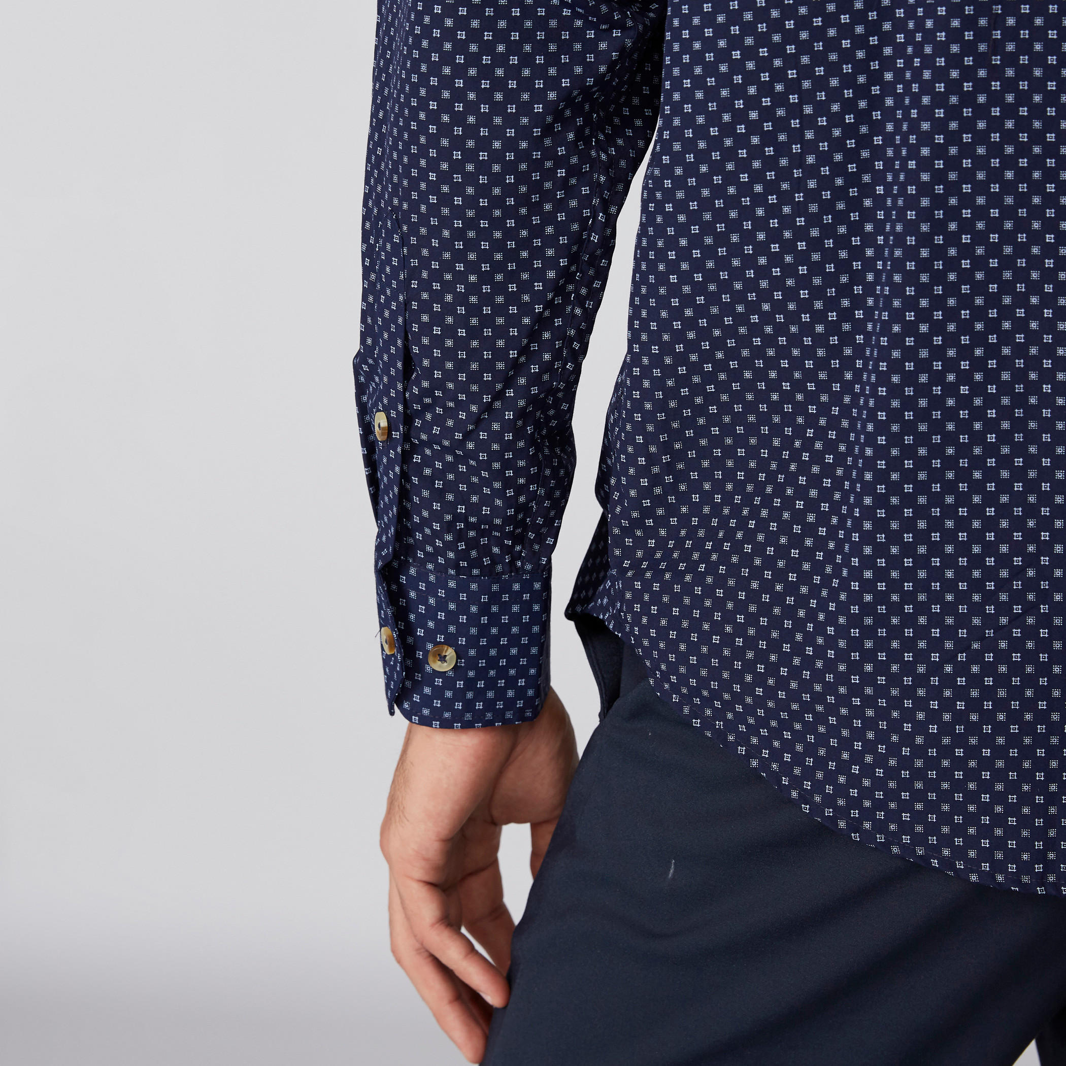 قميص بطبعات بأكمام طويلة وأزرار-men-clothing-shirts-image-3