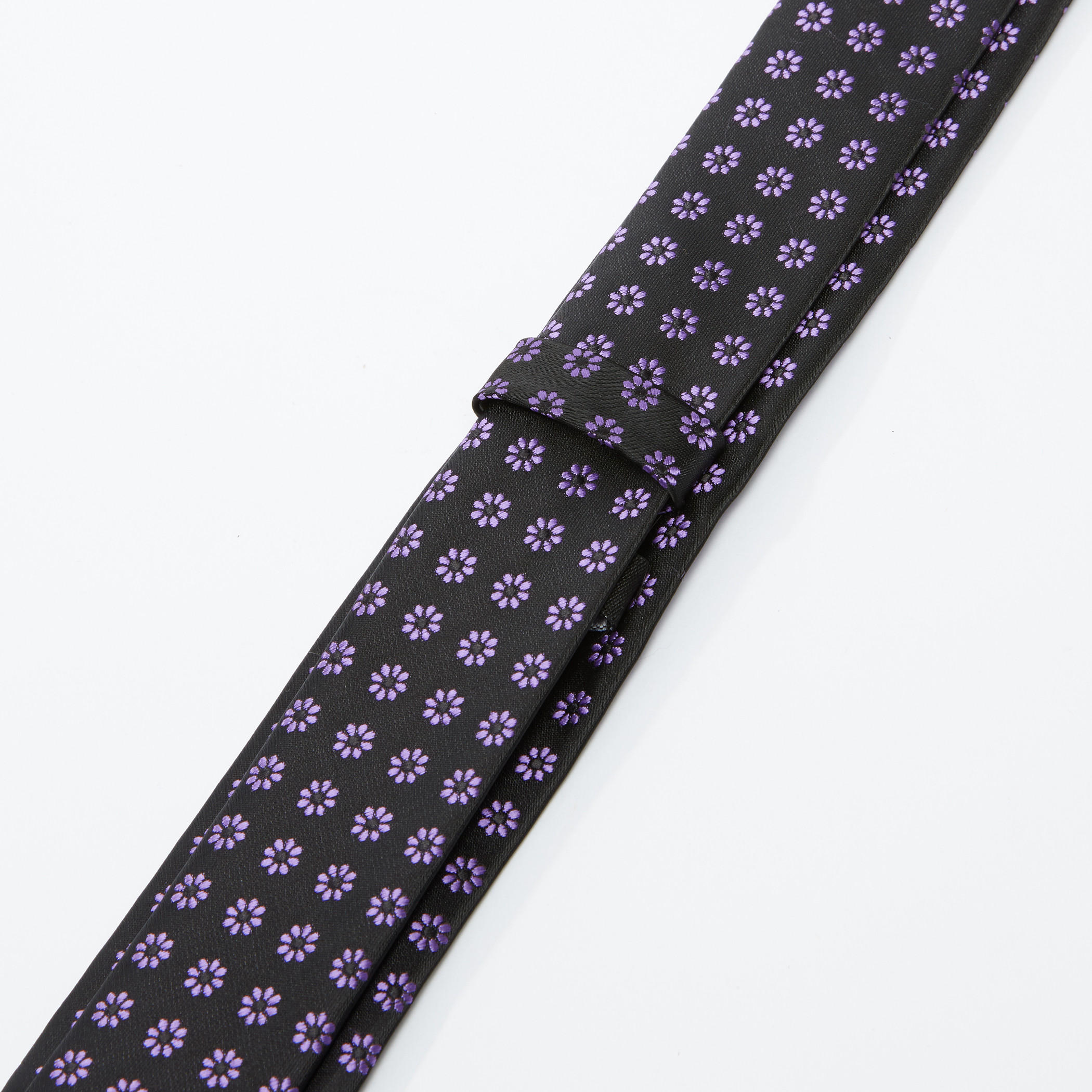 ربطة عنق بطبعات-men-tiesandcufflinks-pocketsquares-image-2