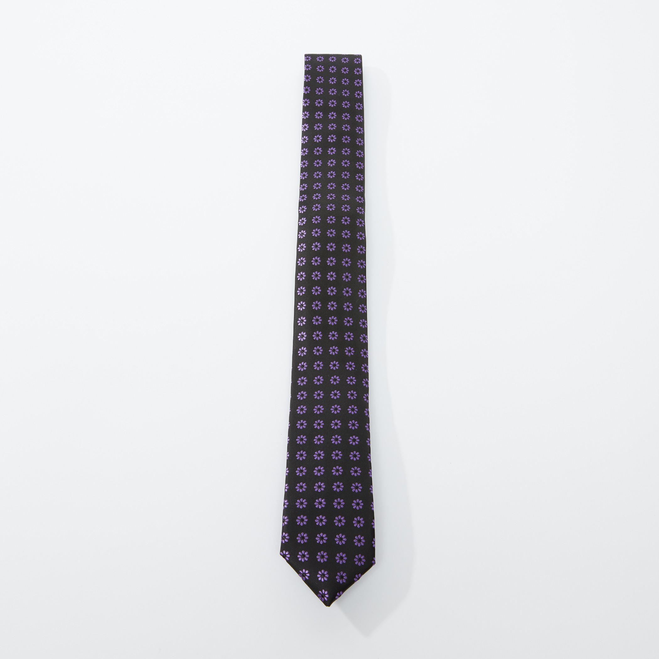 ربطة عنق بطبعات-men-tiesandcufflinks-pocketsquares-image-1