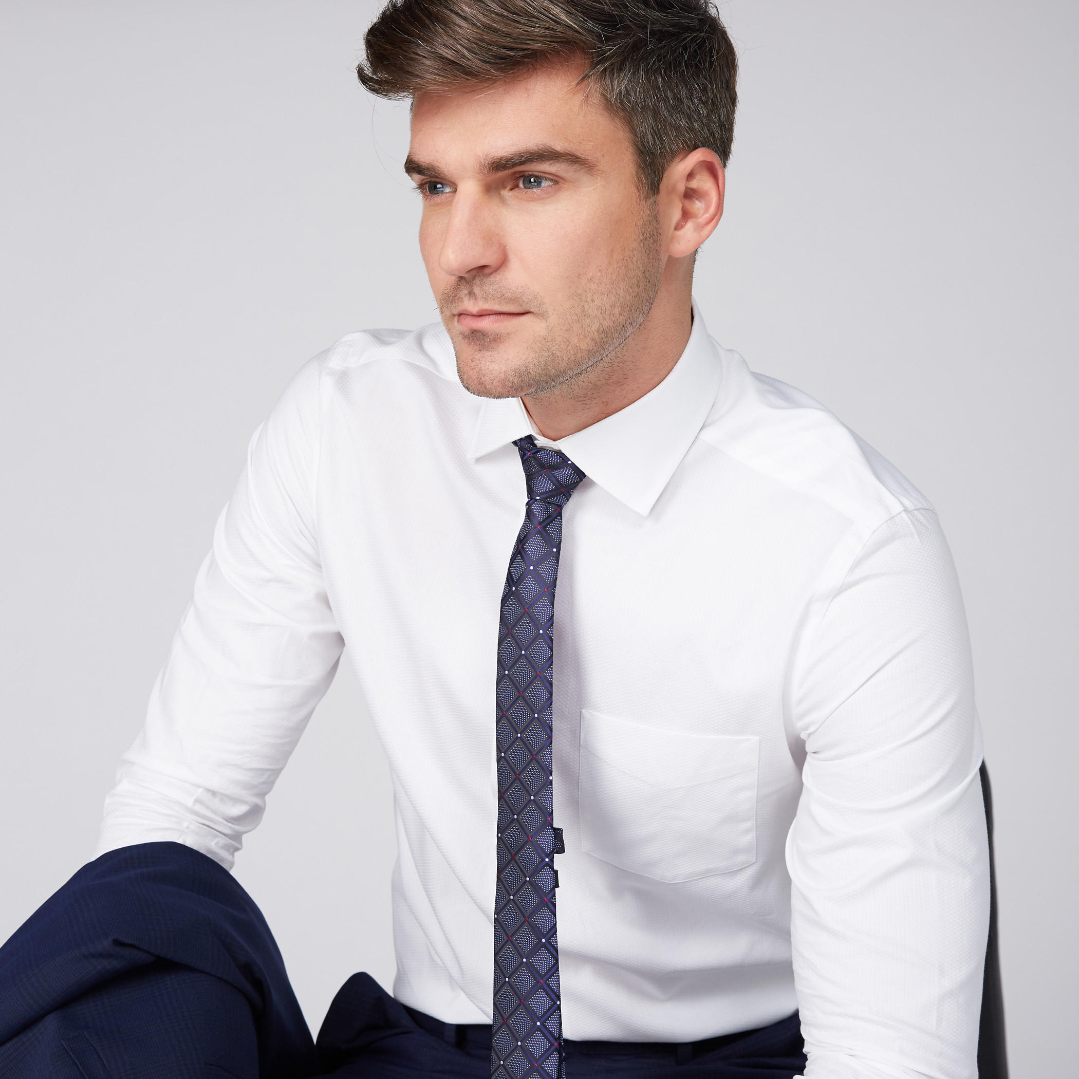 ربطة عنق بارزة الملمس بقصّة عادية-men-tiesandcufflinks-pocketsquares-image-2